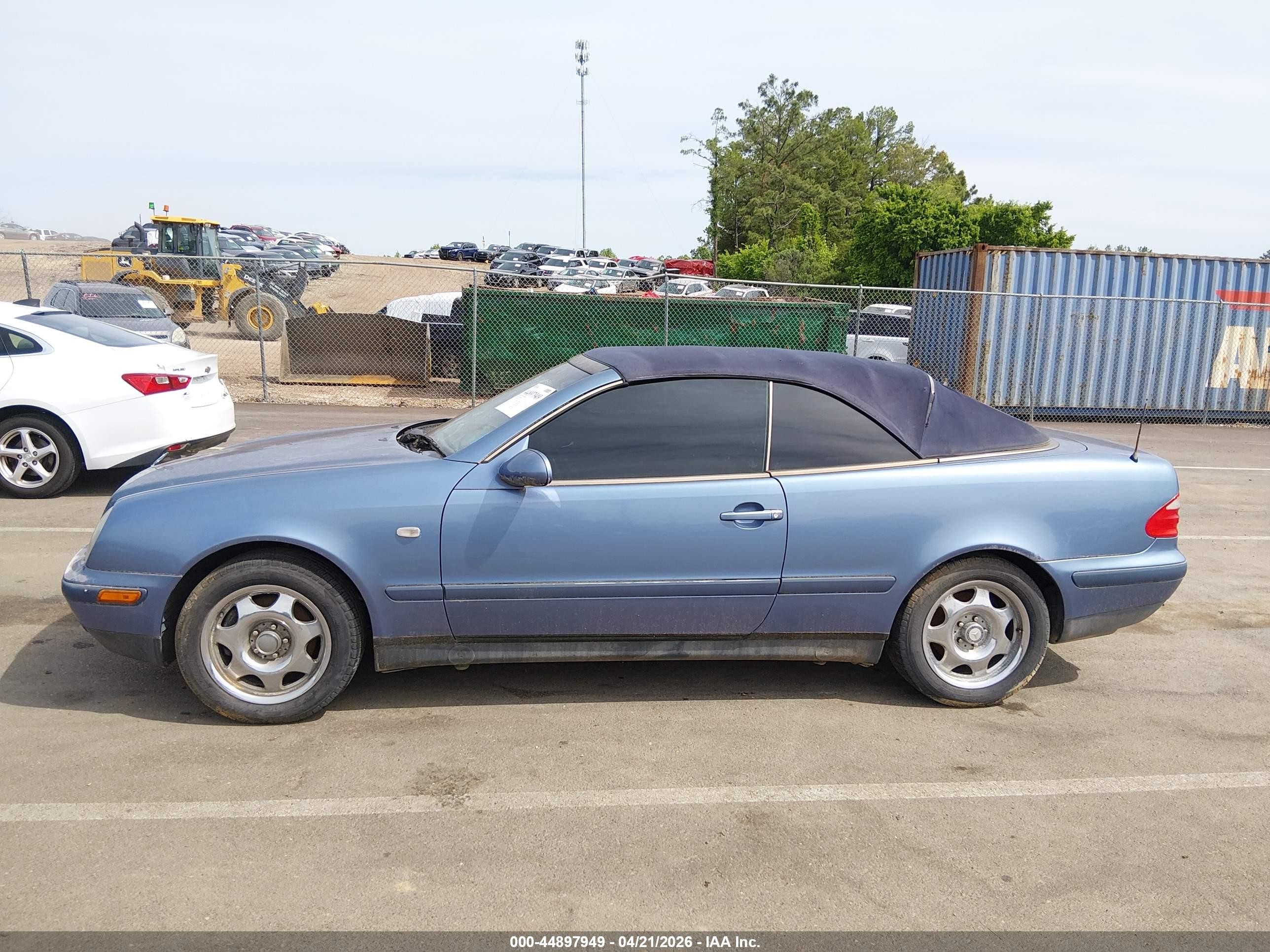 1999 Mercedes-benz Clk 320   Light Blue vin: WDBLK65G4XT006021