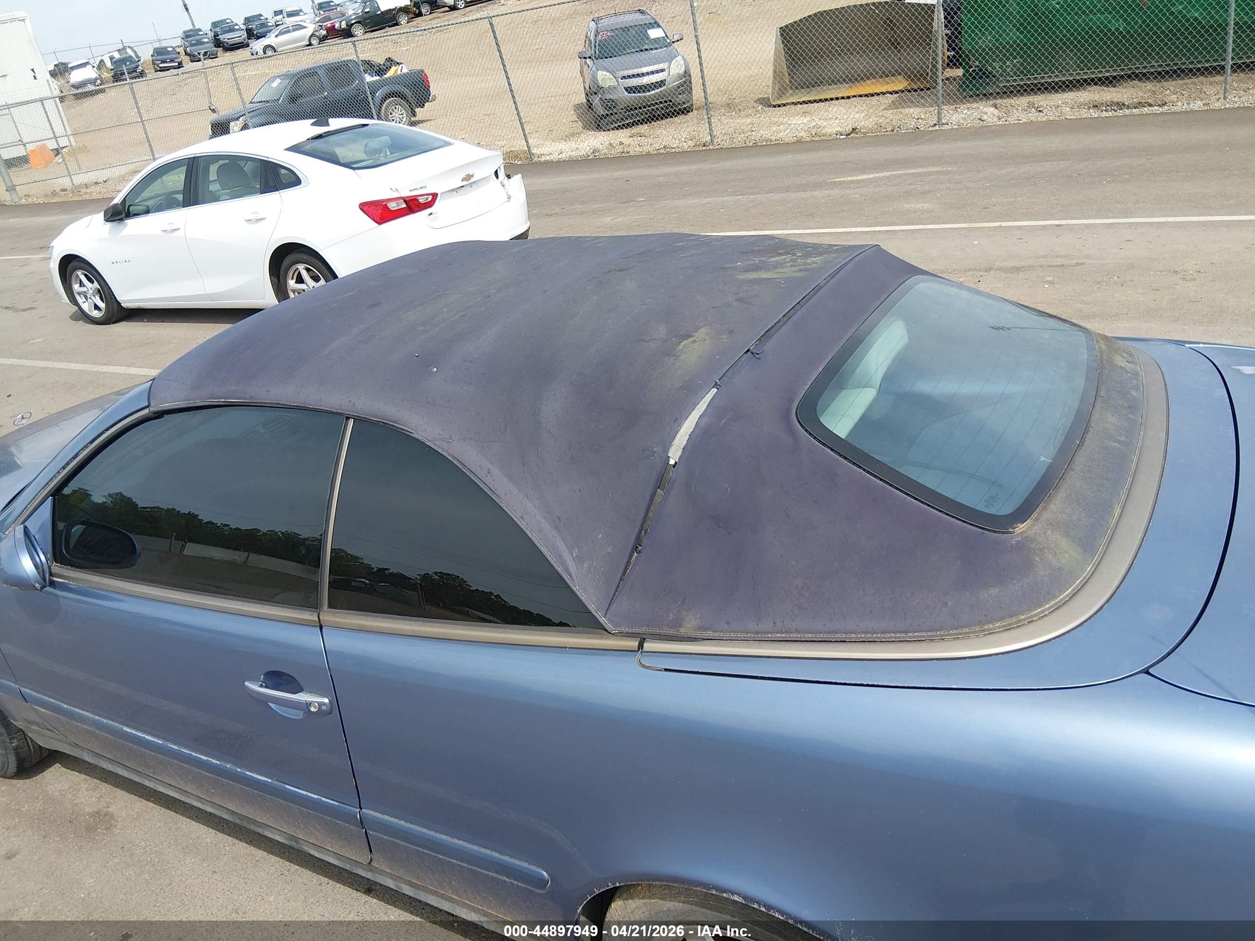 1999 Mercedes-benz Clk 320   Light Blue vin: WDBLK65G4XT006021