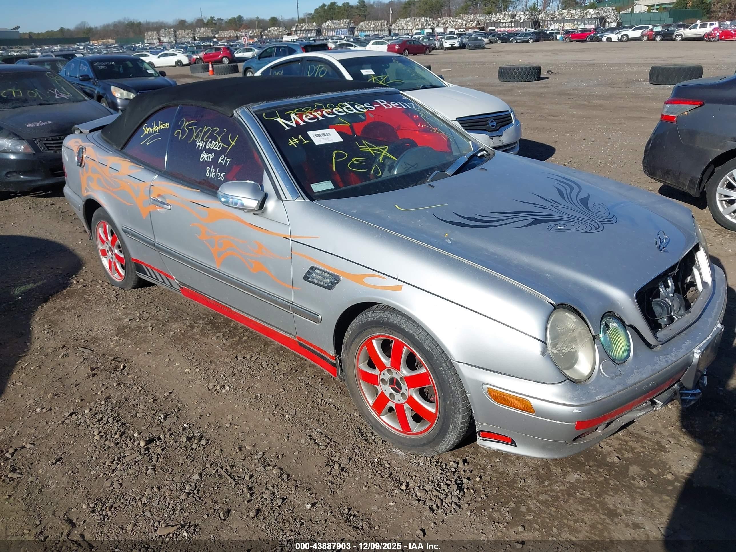 2000 Mercedes-benz Clk 320   Серый vin: WDBLK65G4YT046410