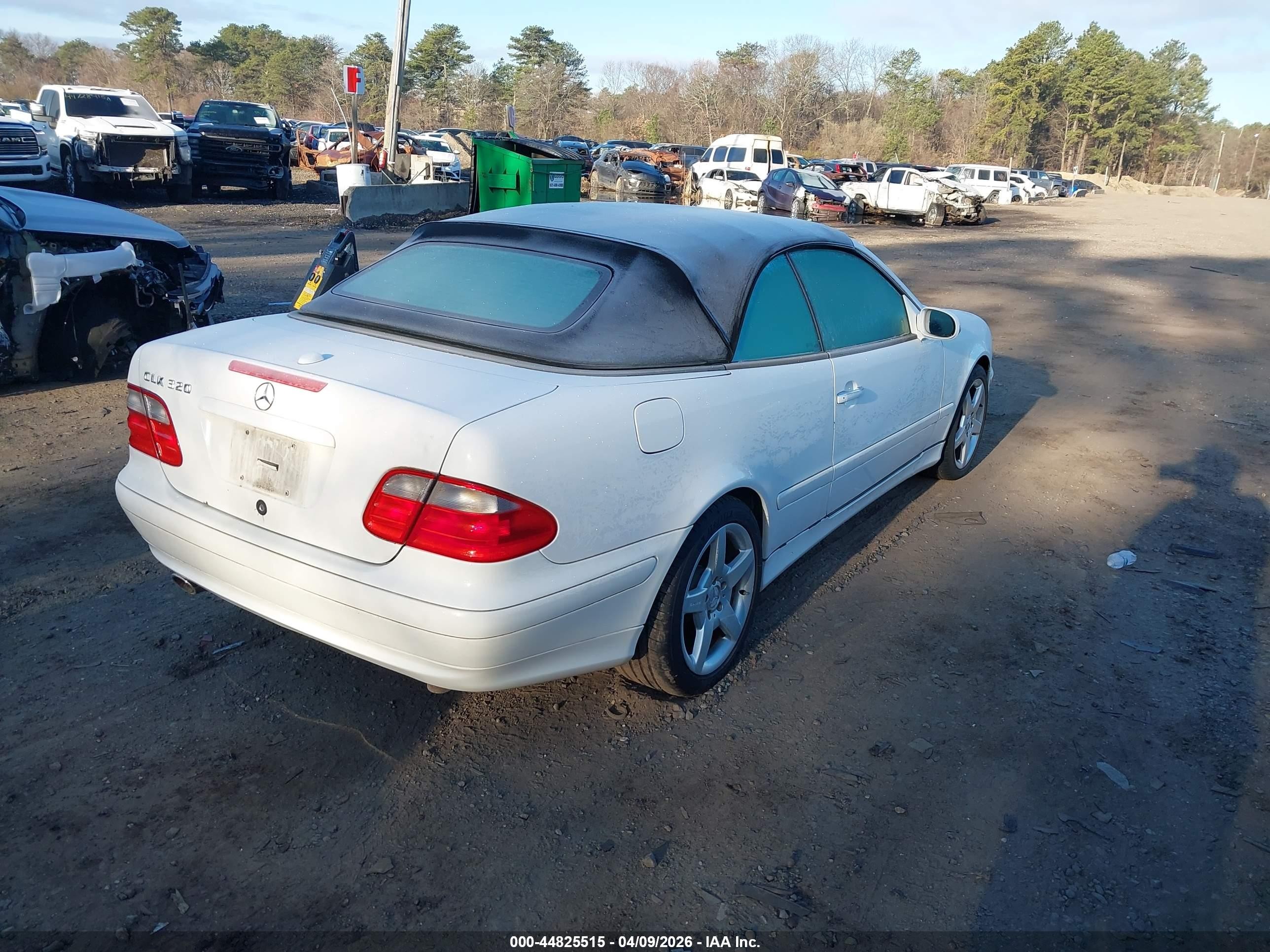 2002 Mercedes-benz Clk 320   White vin: WDBLK65G52T115516