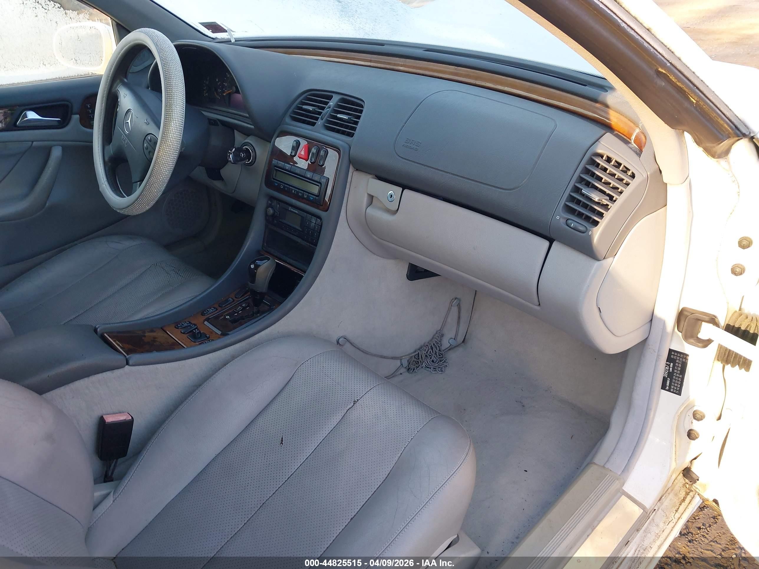 2002 Mercedes-benz Clk 320   White vin: WDBLK65G52T115516