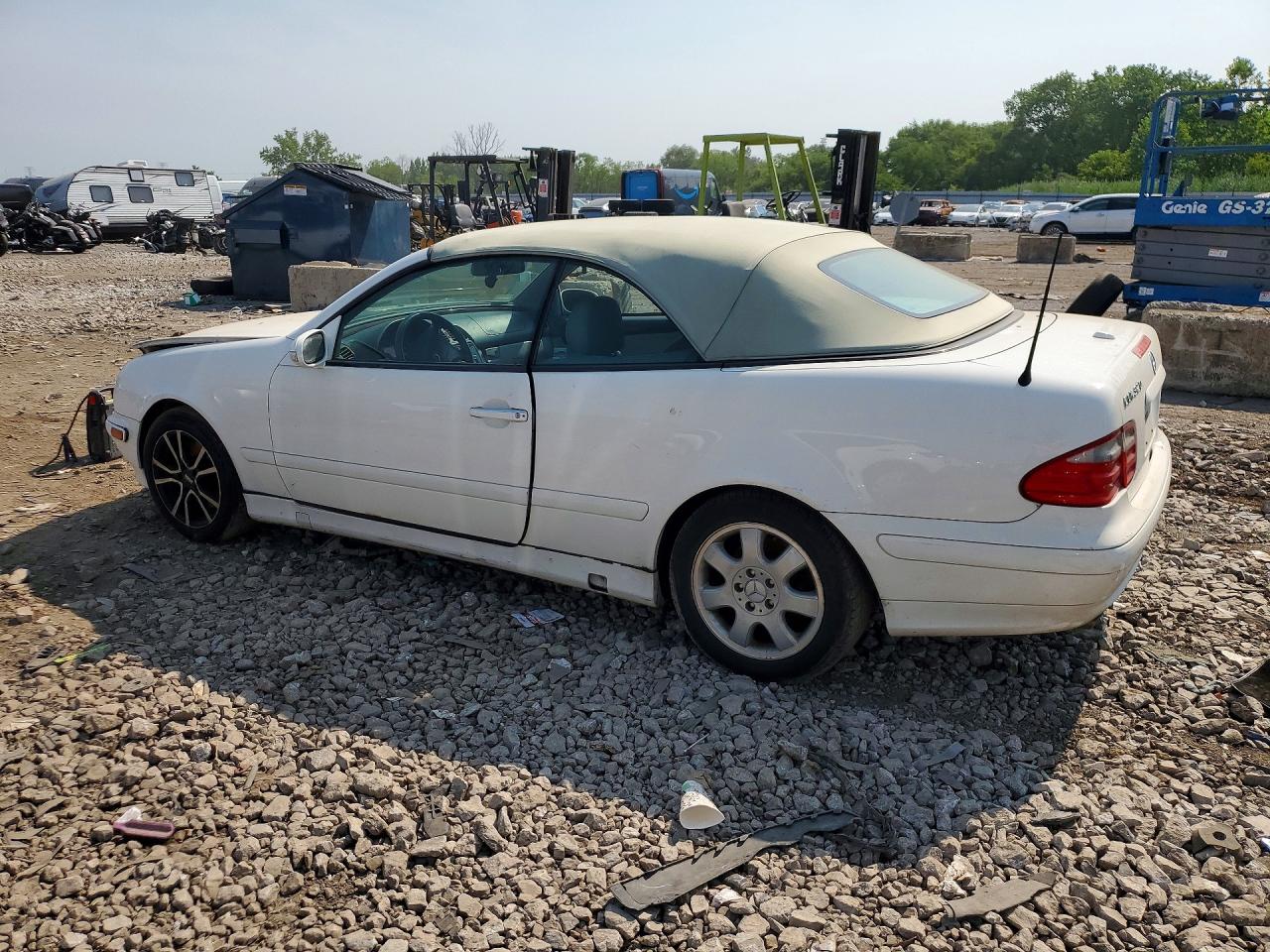 2002 Mercedes-benz Clk 320 White vin: WDBLK65G52T102796