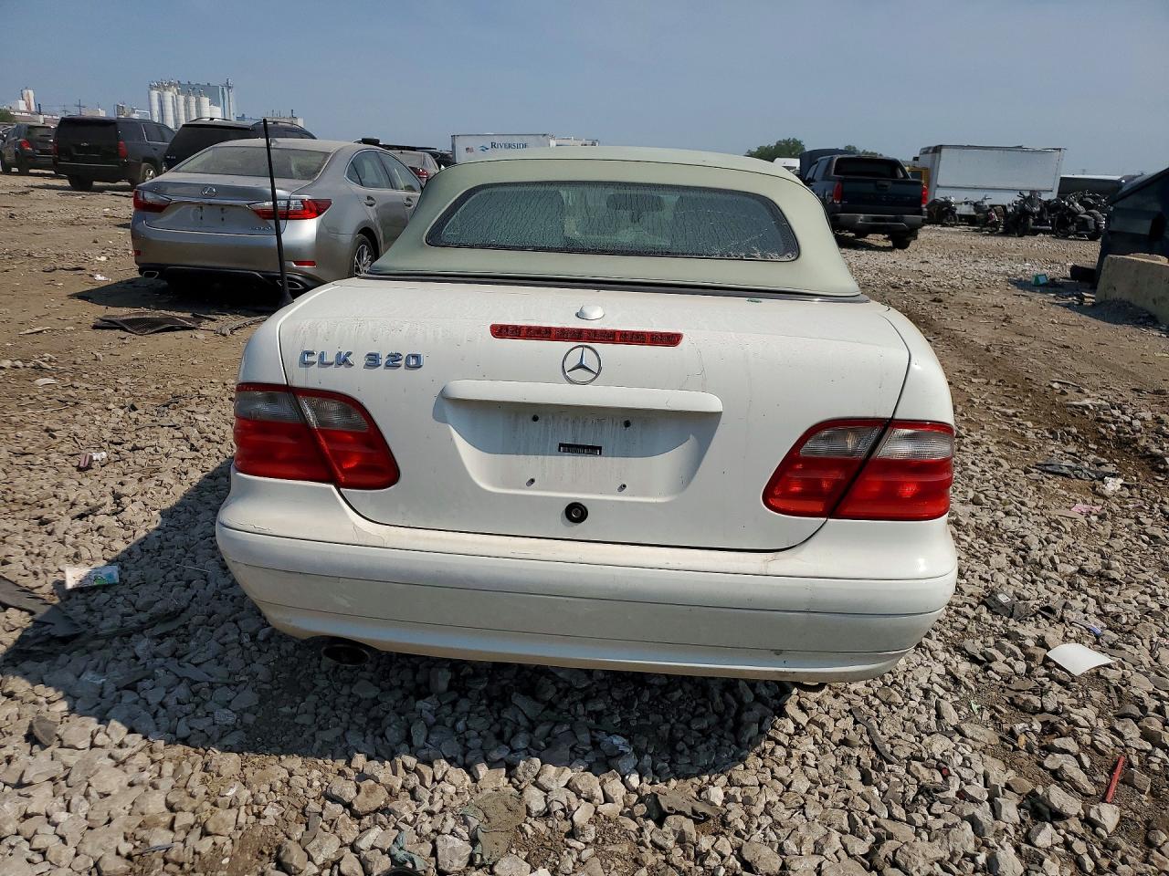 2002 Mercedes-benz Clk 320 White vin: WDBLK65G52T102796