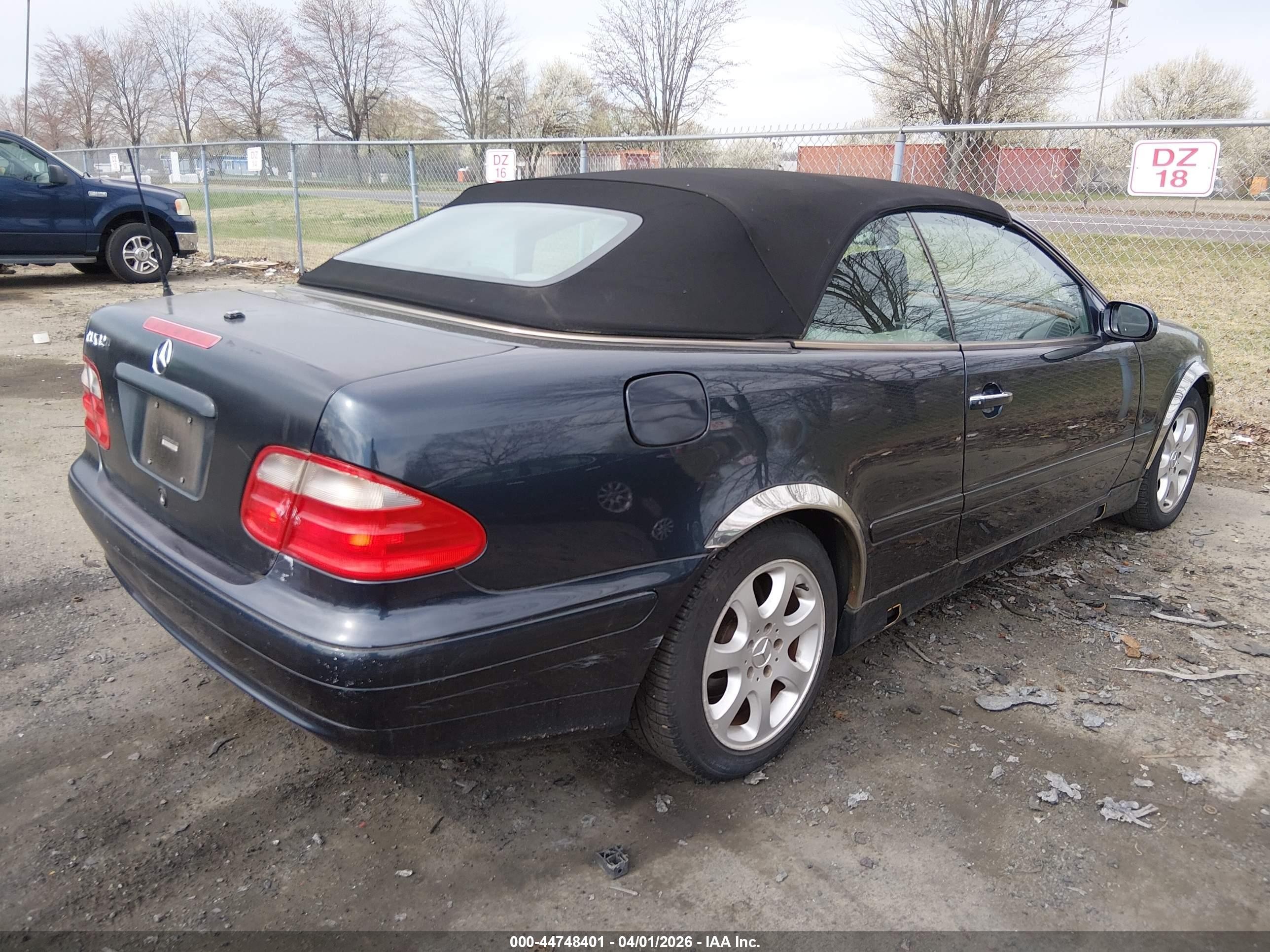 2002 Mercedes-benz Clk 320   Black vin: WDBLK65G52T109859