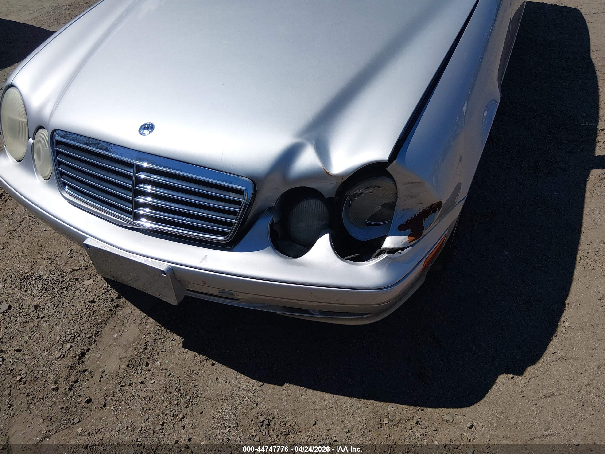 2002 Mercedes-benz Clk 320   Silver vin: WDBLK65G52T113345