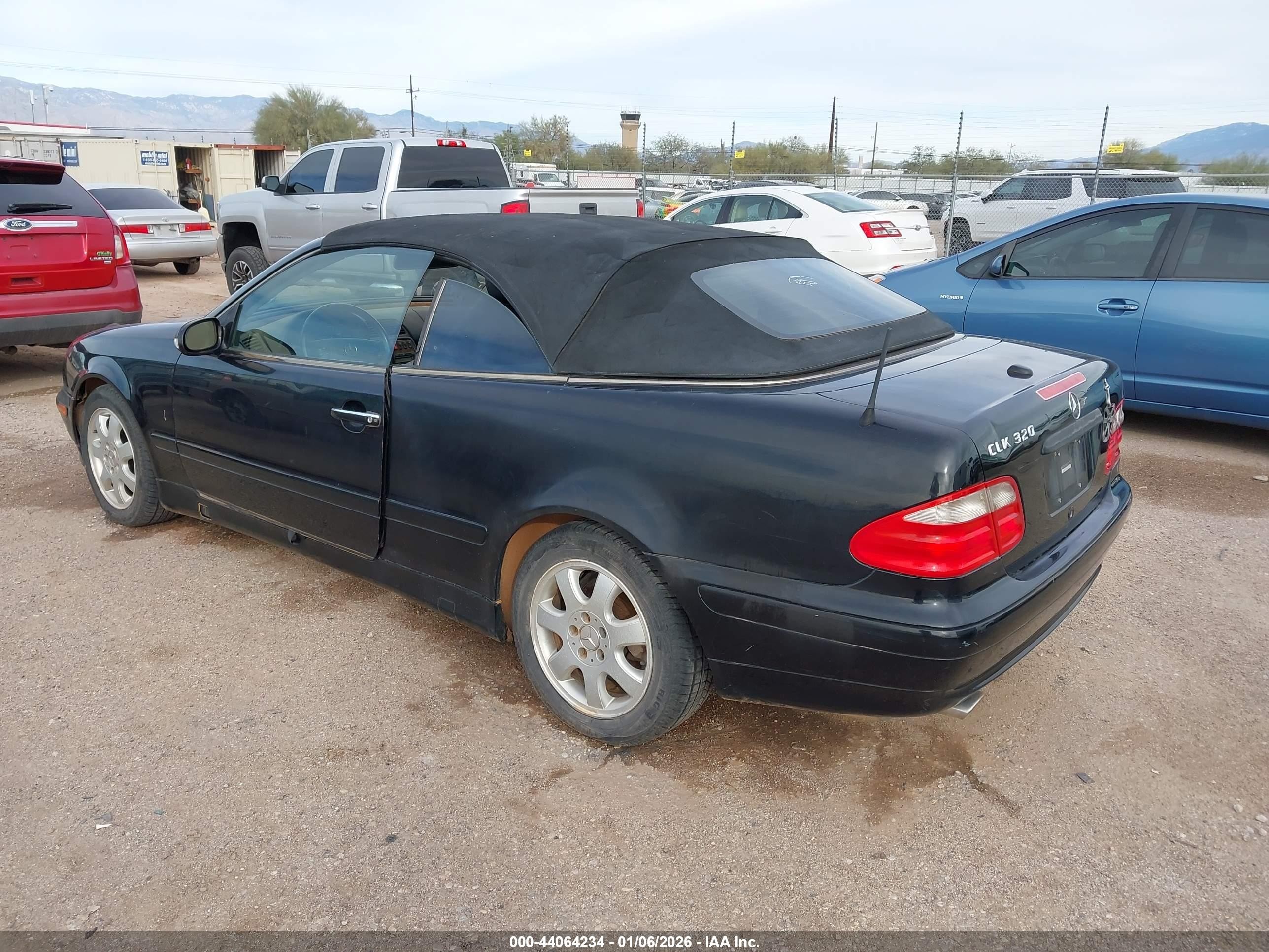 2003 Mercedes-benz Clk 320   Black vin: WDBLK65G53T132396