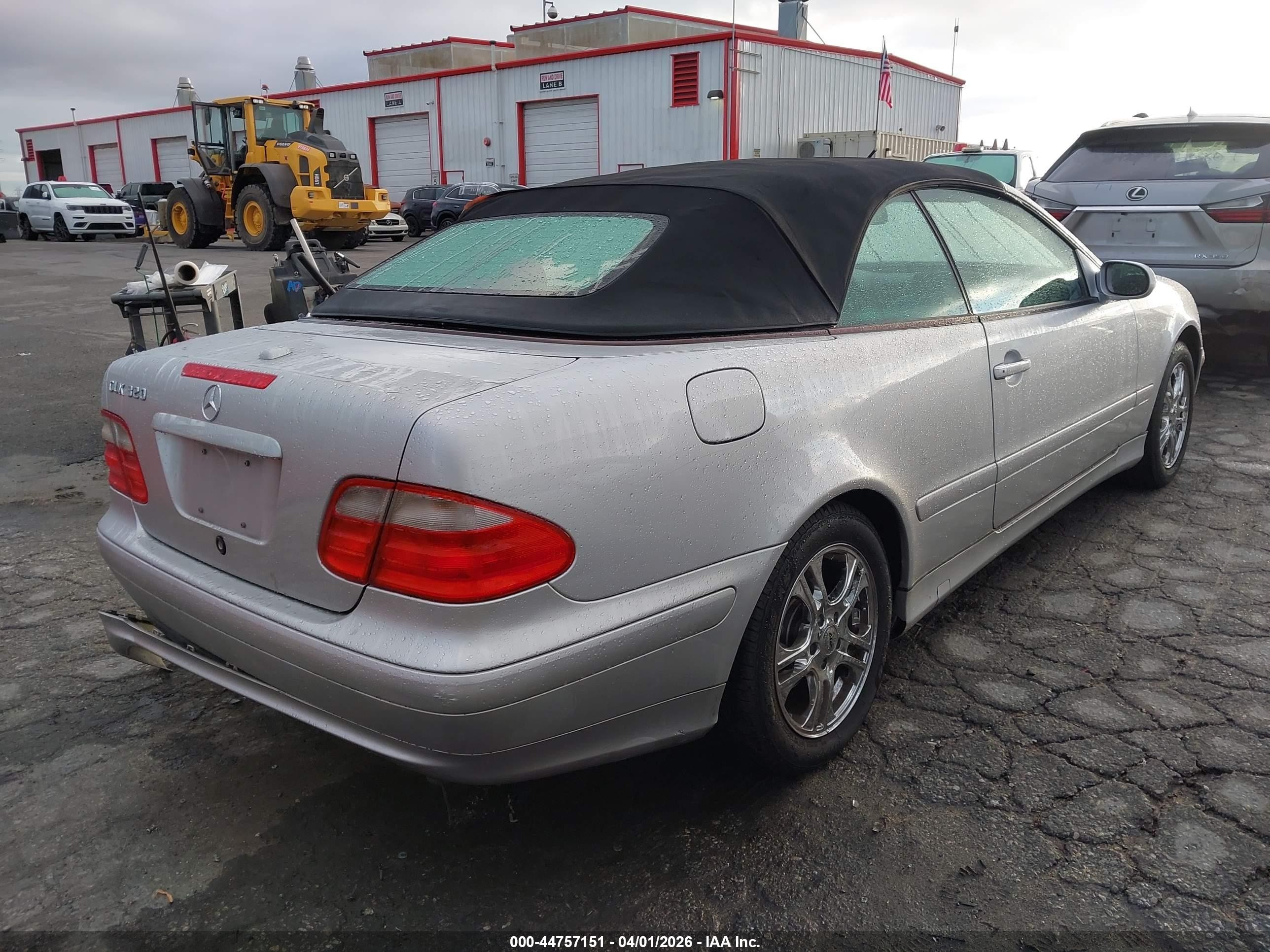 2003 Mercedes-benz Clk 320   Silver vin: WDBLK65G53T134763