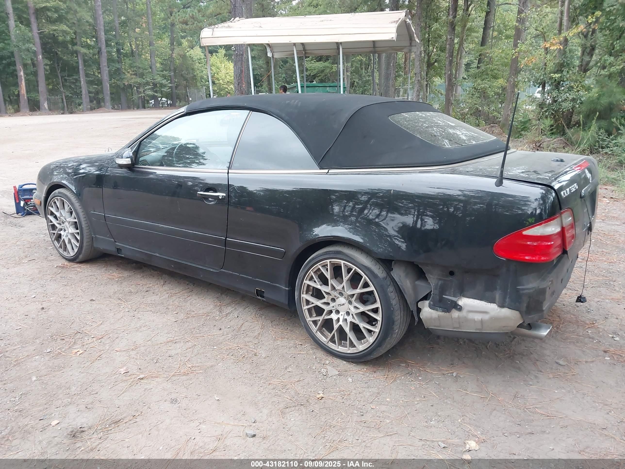 2003 Mercedes-benz Clk 320   Black vin: WDBLK65G53T136724