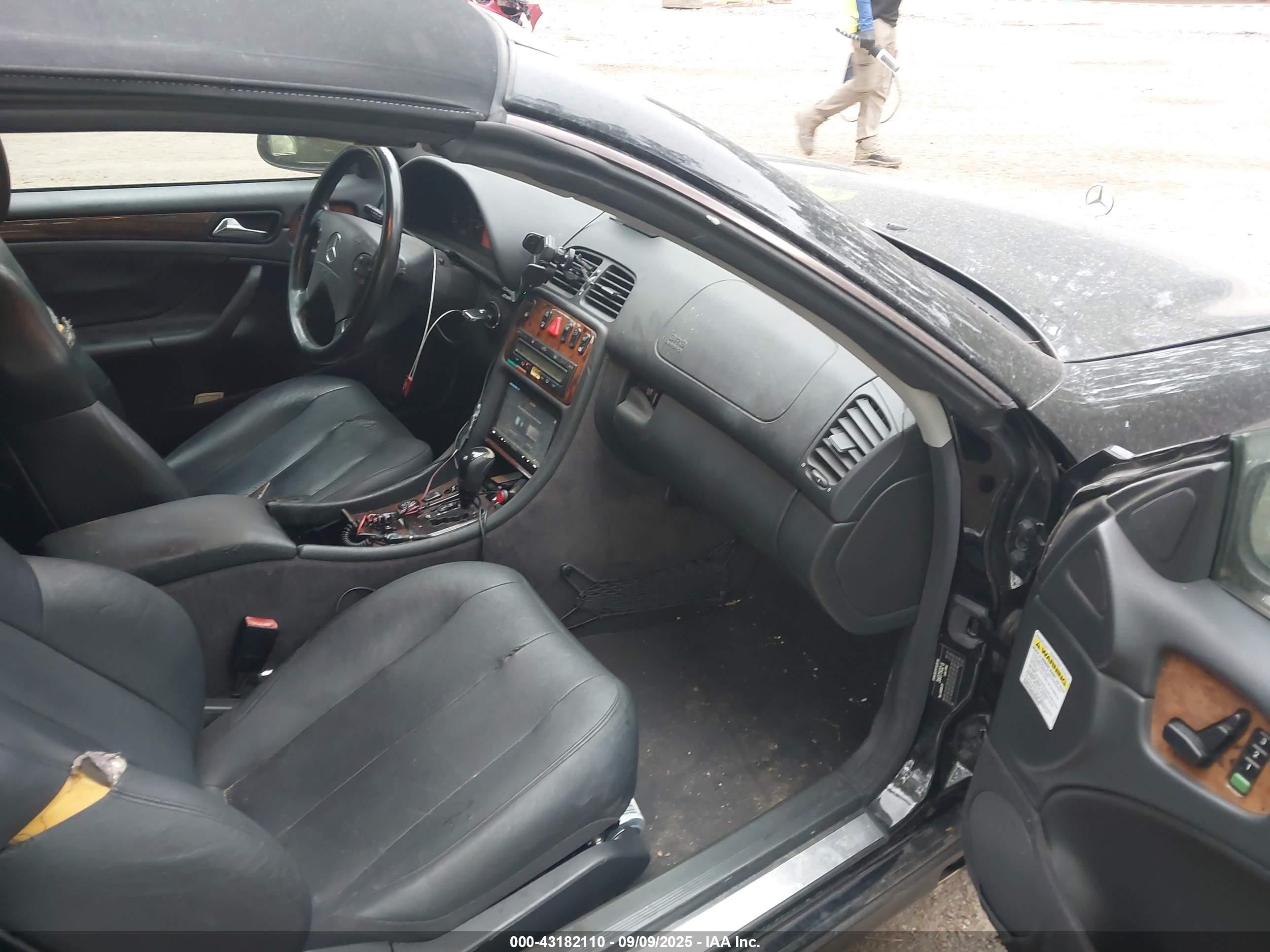 2003 Mercedes-benz Clk 320   Black vin: WDBLK65G53T136724