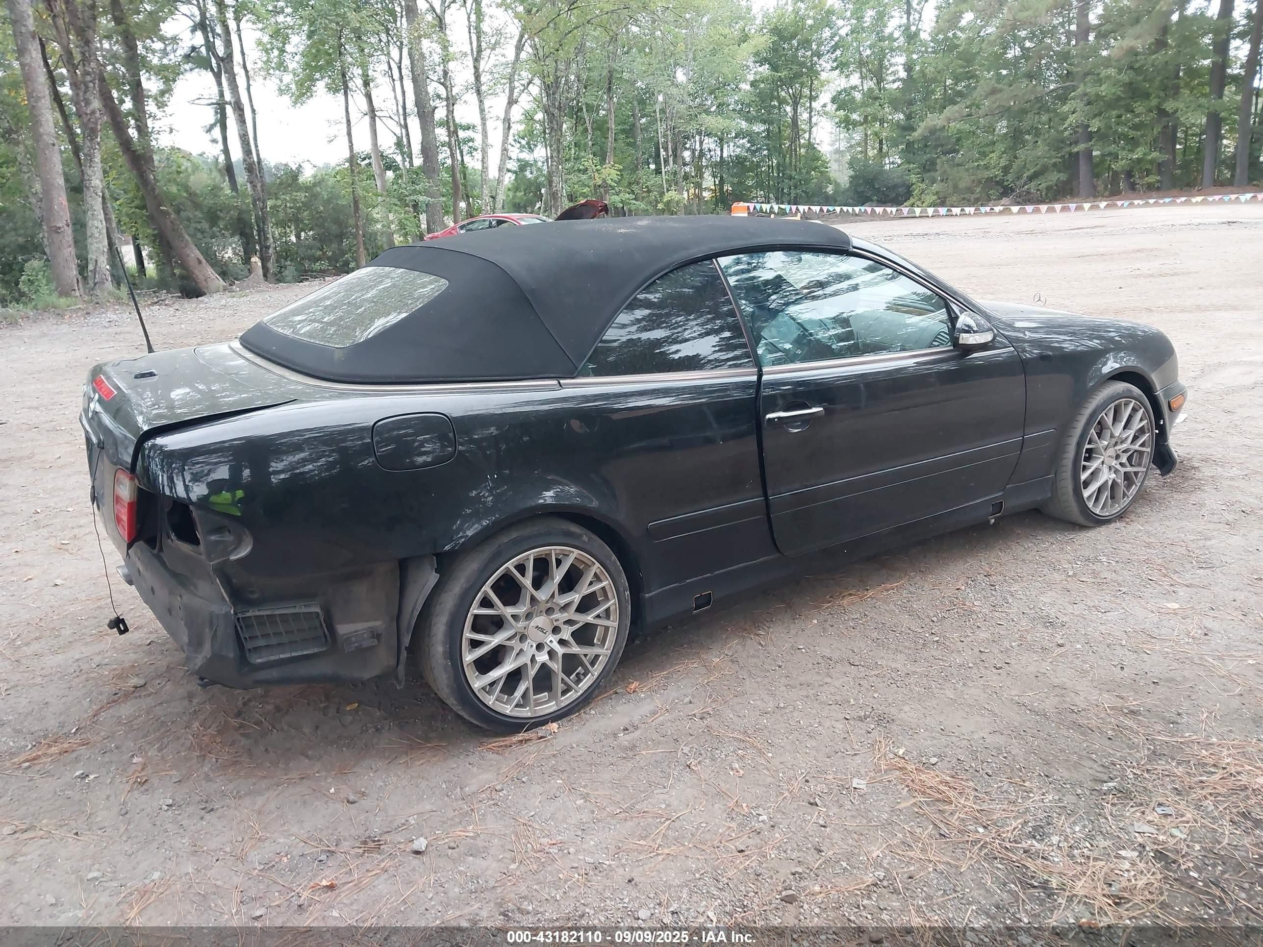 2003 Mercedes-benz Clk 320   Black vin: WDBLK65G53T136724