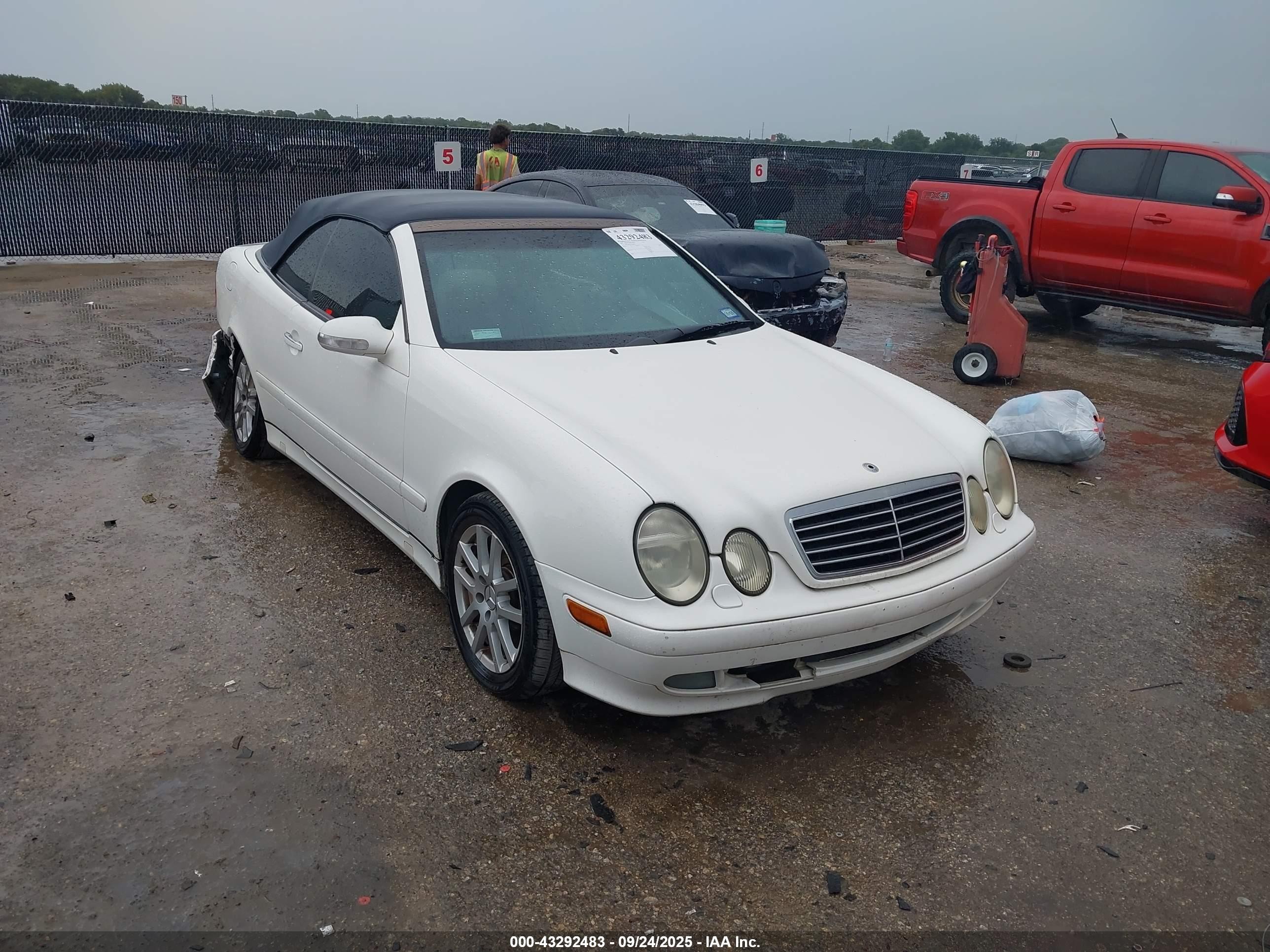 2003 Mercedes-benz Clk 320   White vin: WDBLK65G53T144029