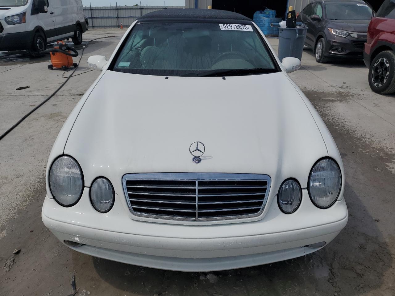 2002 Mercedes-benz Clk 320 White vin: WDBLK65G62T106145