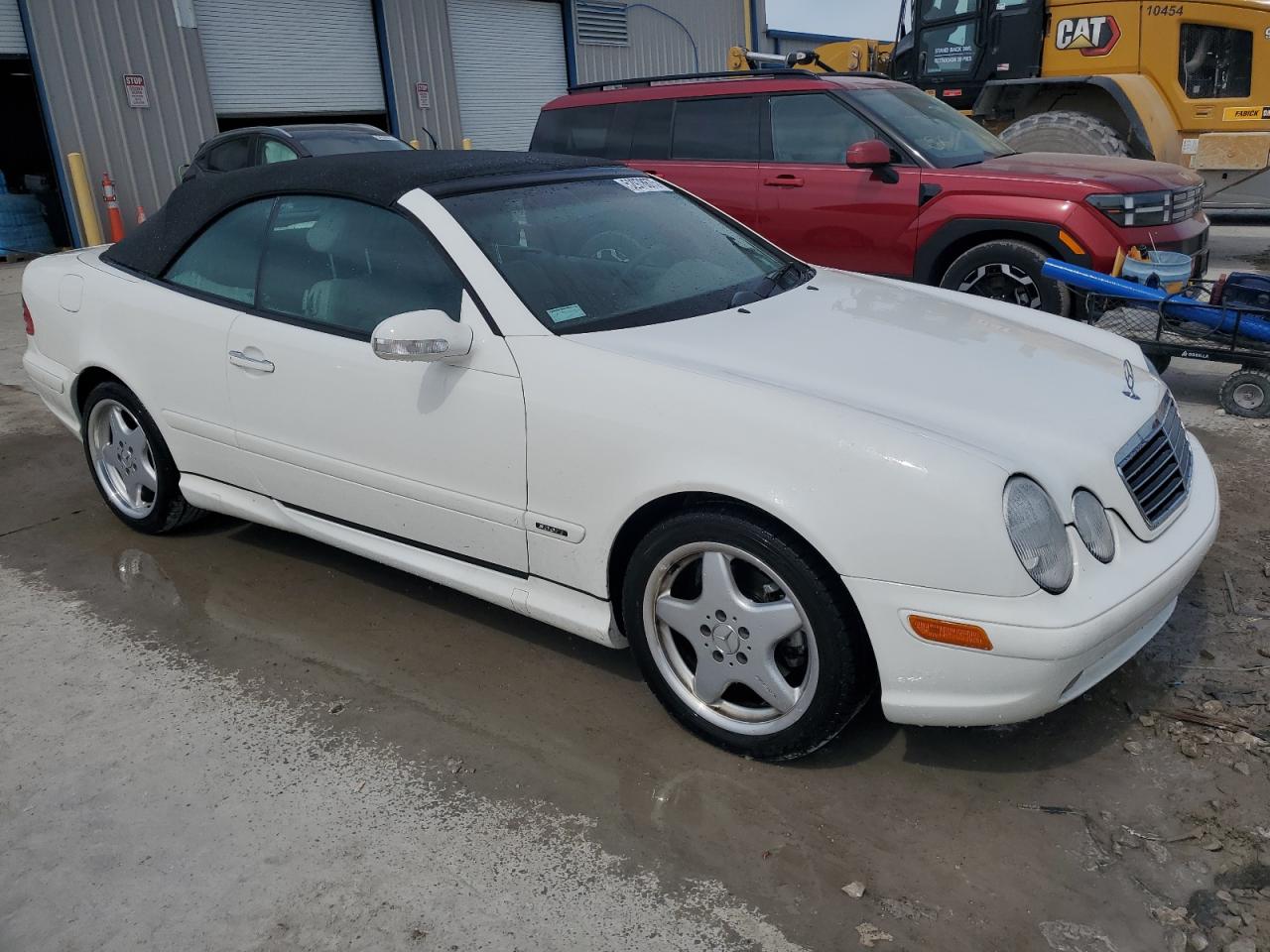 2002 Mercedes-benz Clk 320 White vin: WDBLK65G62T106145