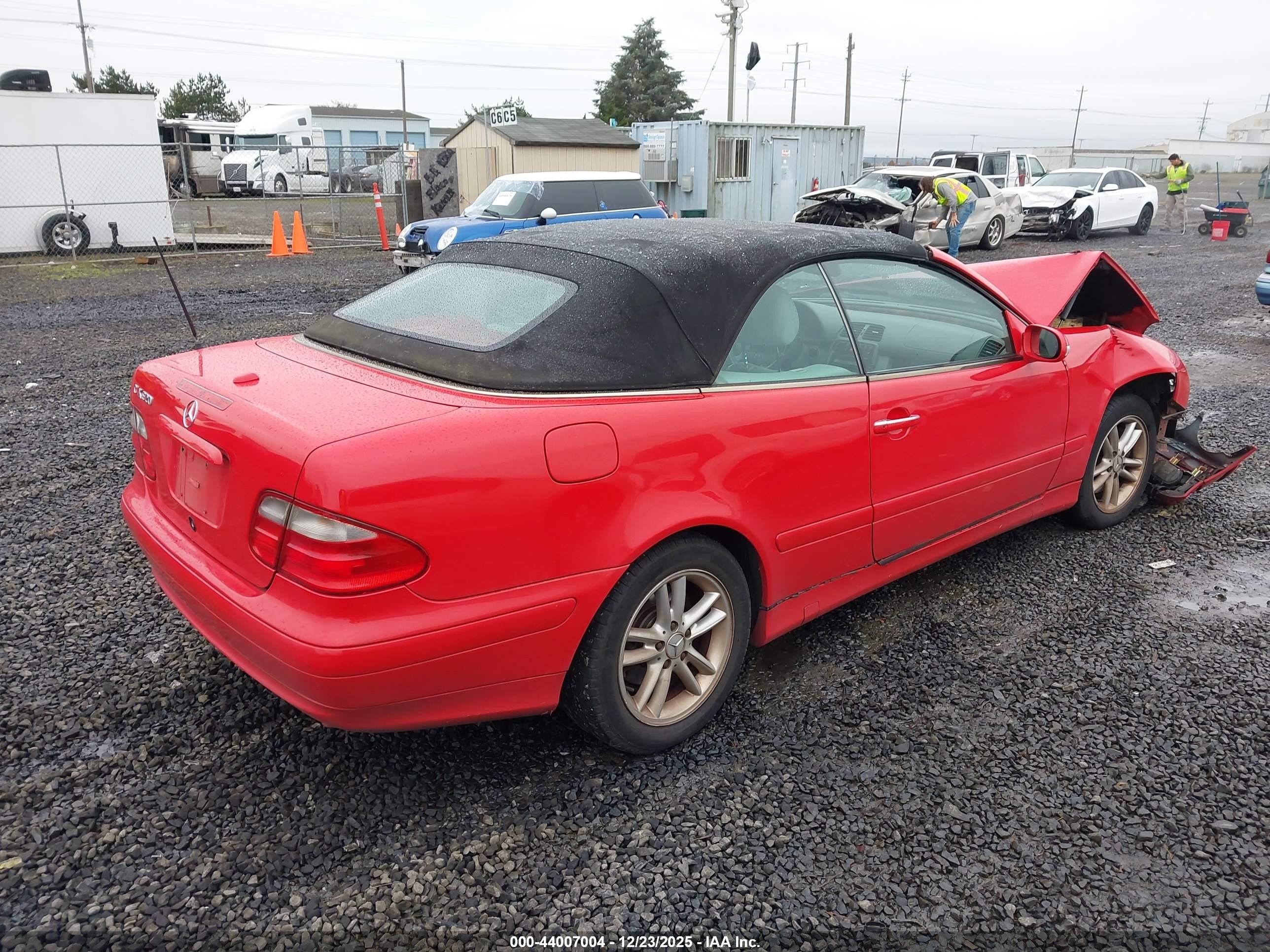 2002 Mercedes-benz Clk 320   Red vin: WDBLK65G62T110695