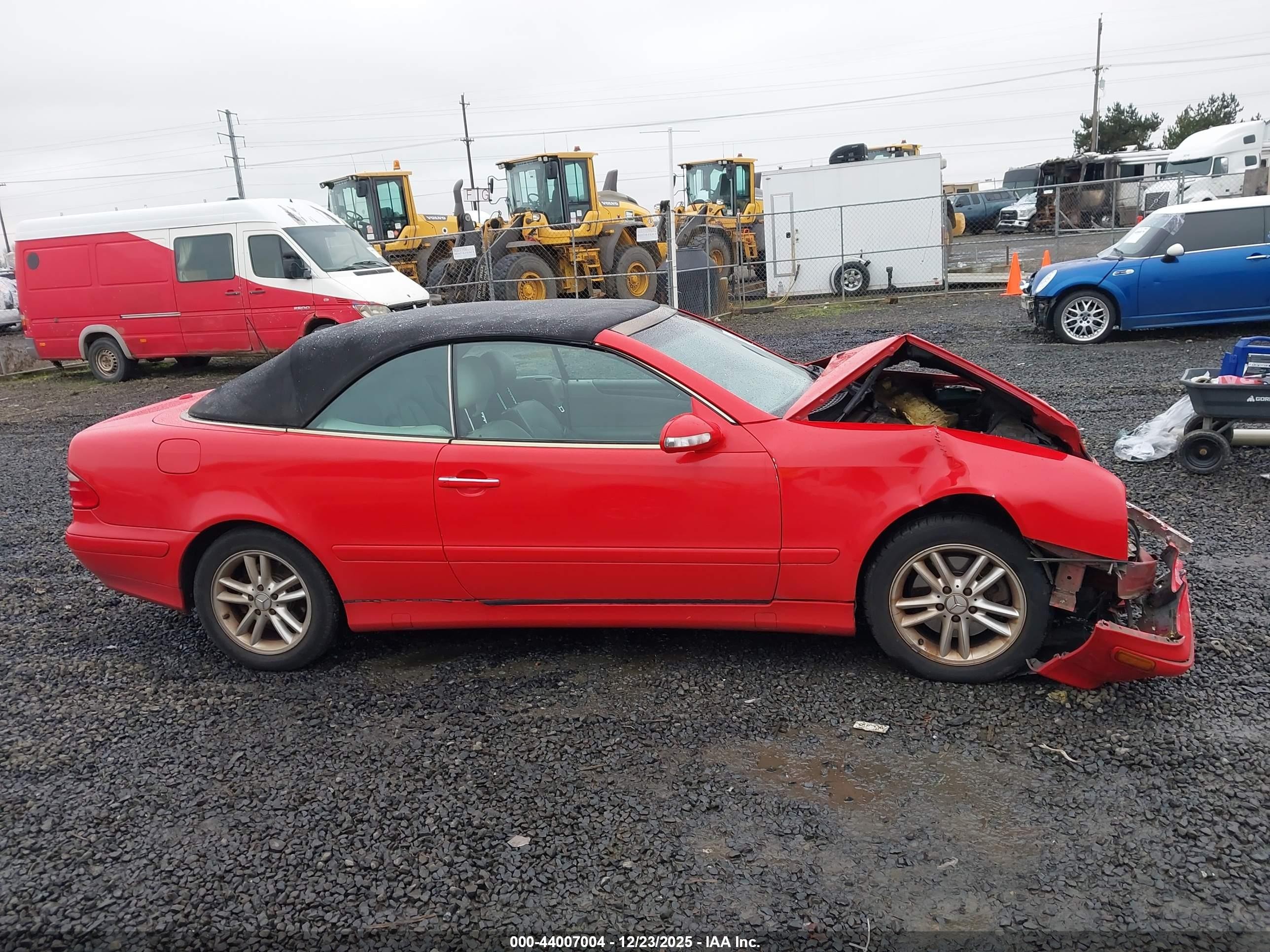 2002 Mercedes-benz Clk 320   Red vin: WDBLK65G62T110695
