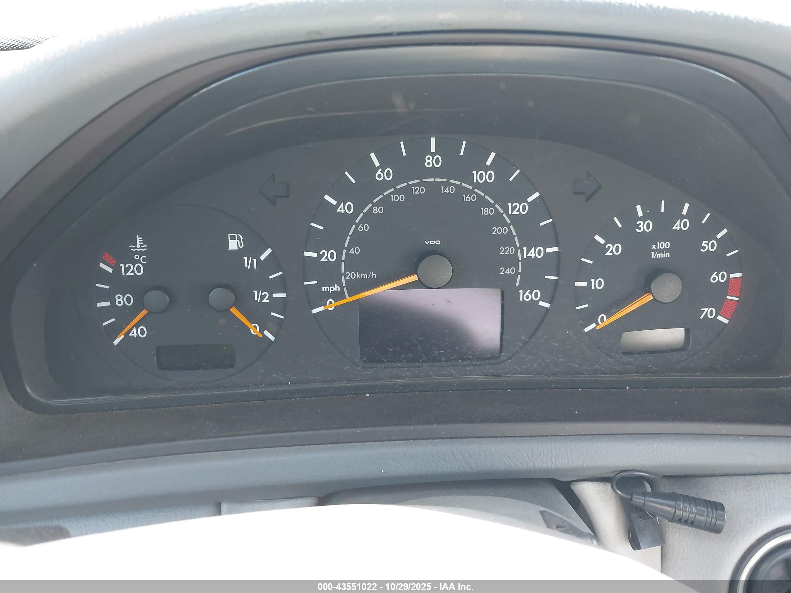 2003 Mercedes-benz Clk 320   Silver vin: WDBLK65G63T130012