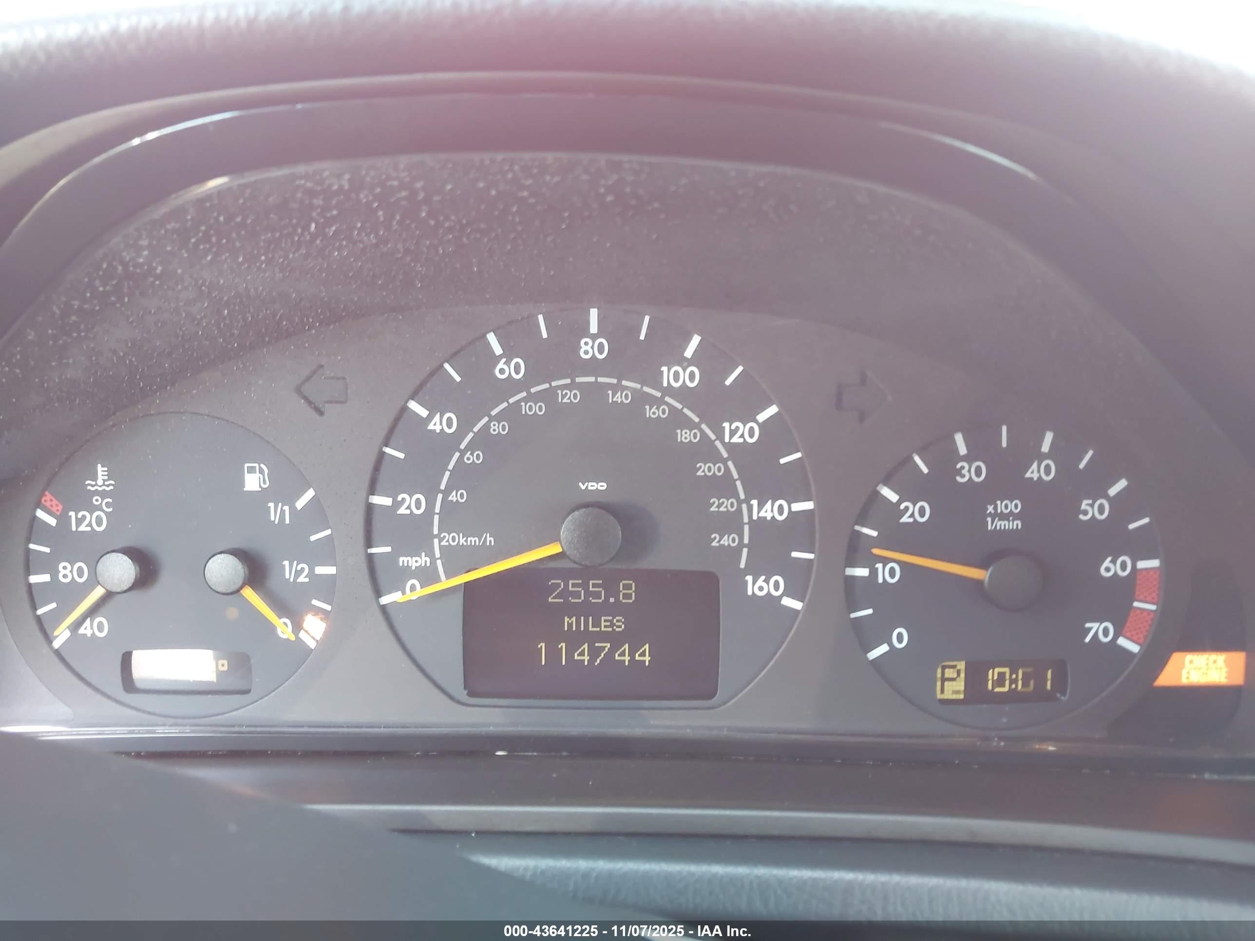 2003 Mercedes-benz Clk 320   Red vin: WDBLK65G63T140393