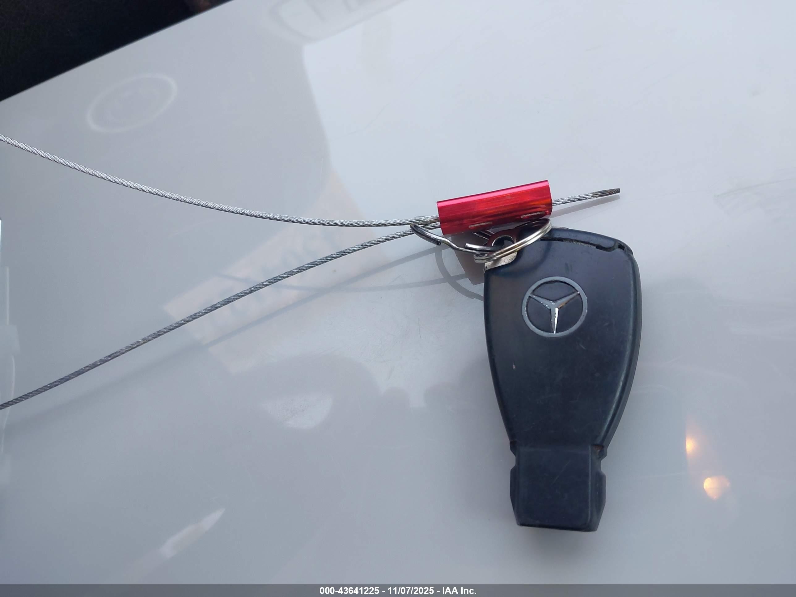 2003 Mercedes-benz Clk 320   Red vin: WDBLK65G63T140393