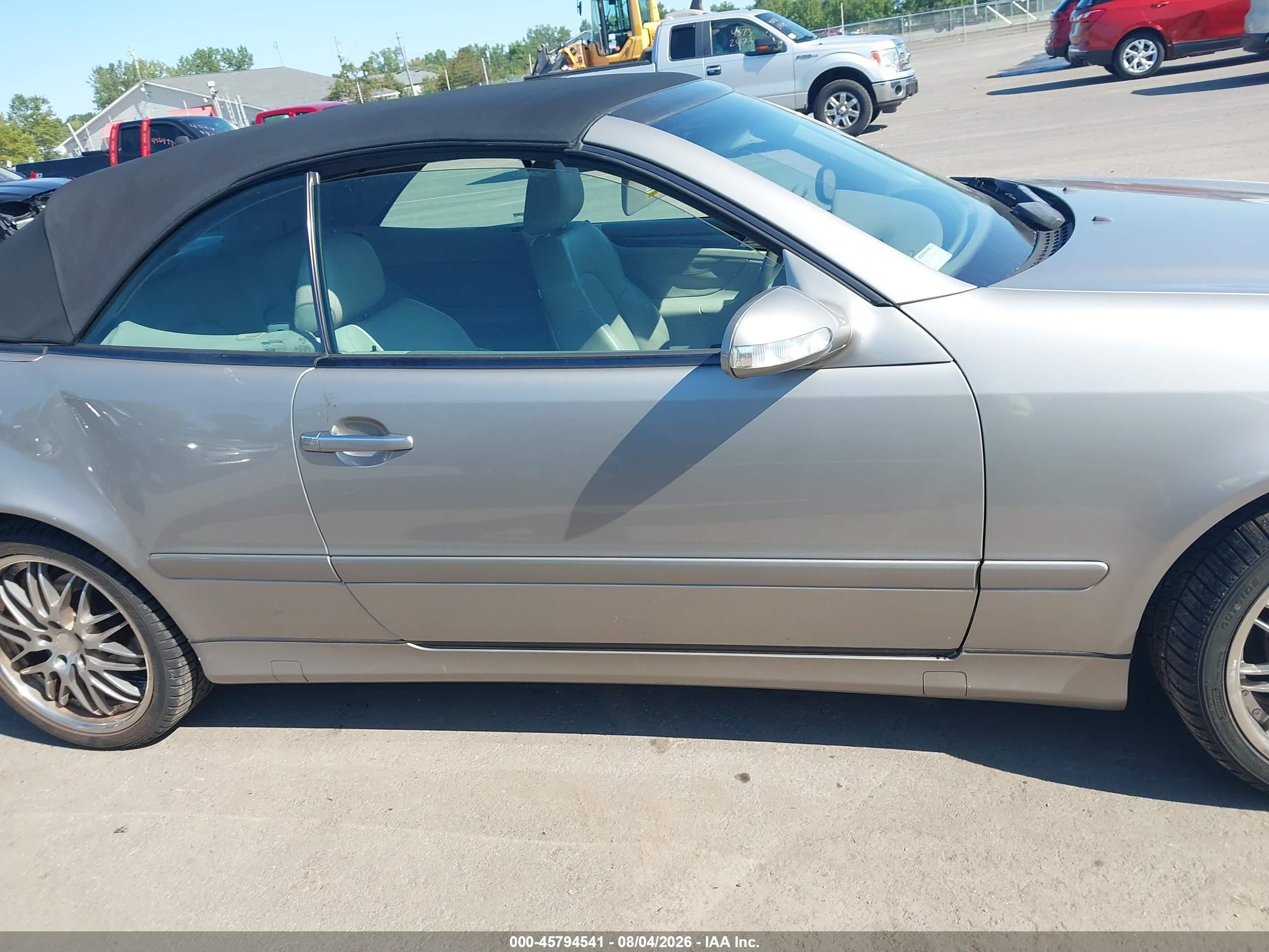 2003 Mercedes-benz Clk 320   Silver vin: WDBLK65G63T142600