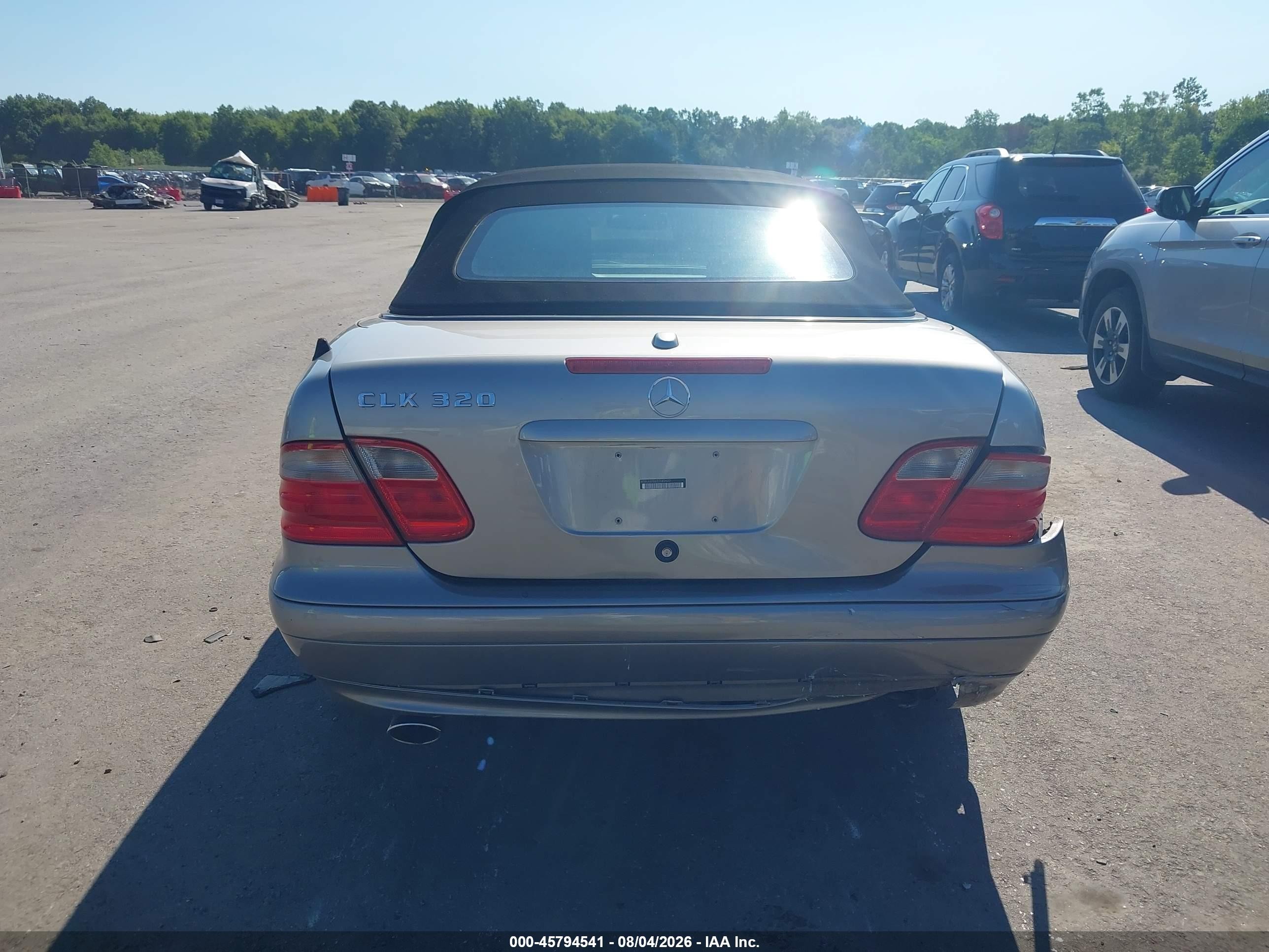 2003 Mercedes-benz Clk 320   Silver vin: WDBLK65G63T142600