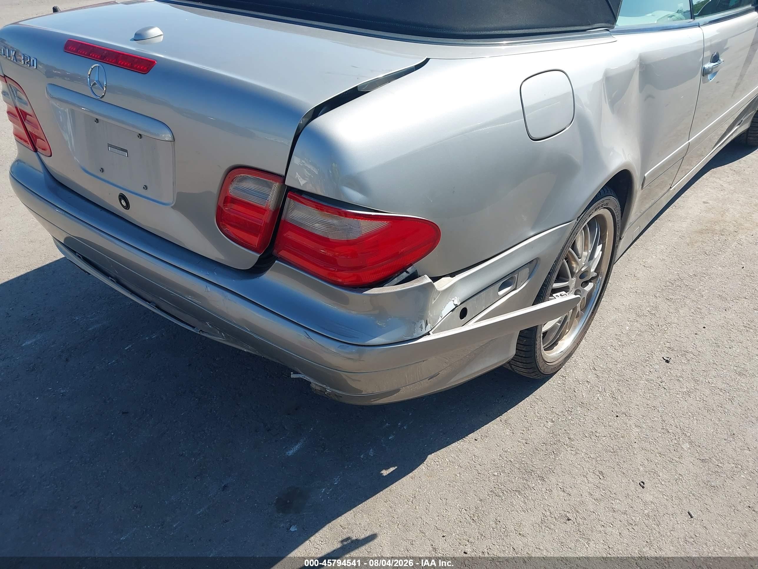 2003 Mercedes-benz Clk 320   Silver vin: WDBLK65G63T142600