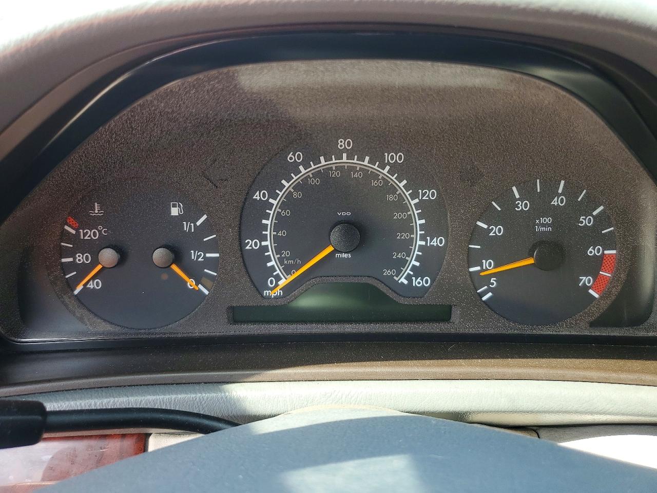 1999 Mercedes-benz Clk 320 Silver vin: WDBLK65G6XT009356