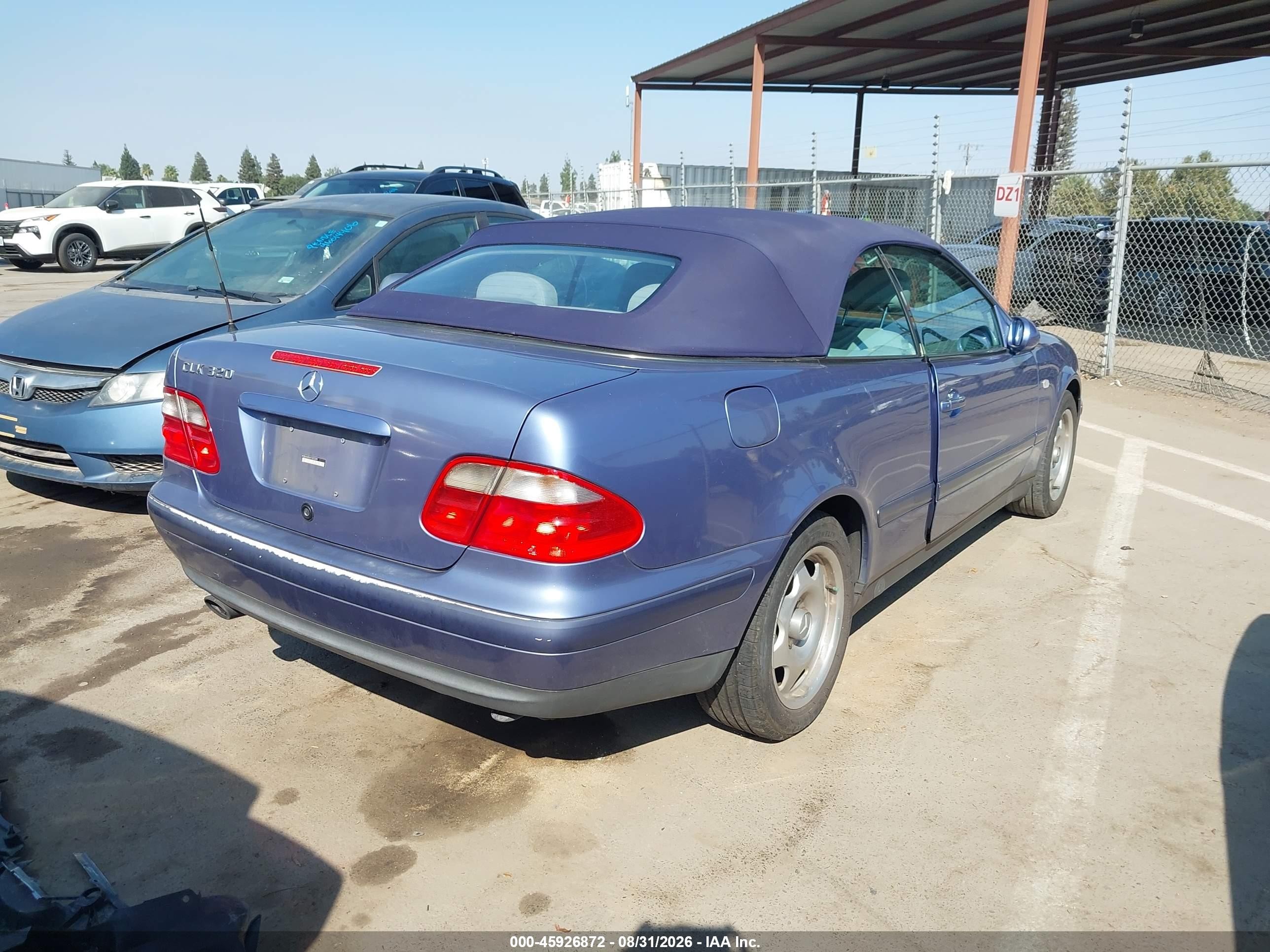 1999 Mercedes-benz Clk 320   Blue vin: WDBLK65G6XT020390