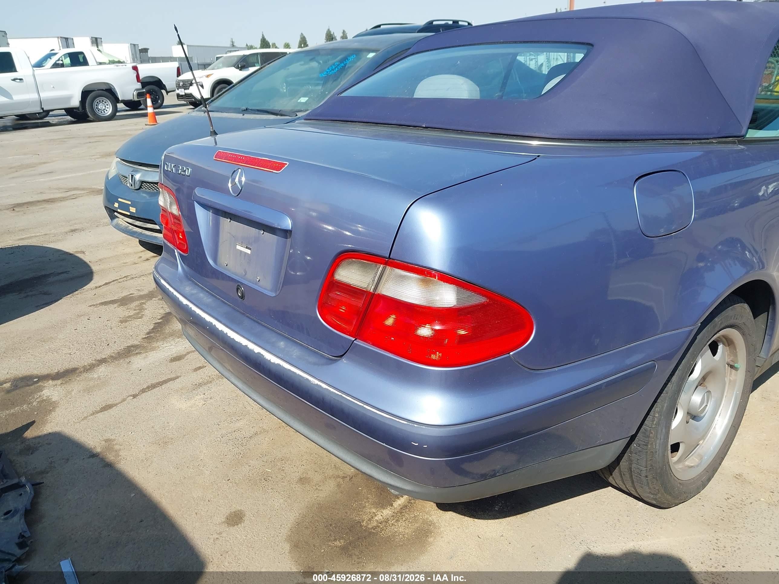 1999 Mercedes-benz Clk 320   Blue vin: WDBLK65G6XT020390
