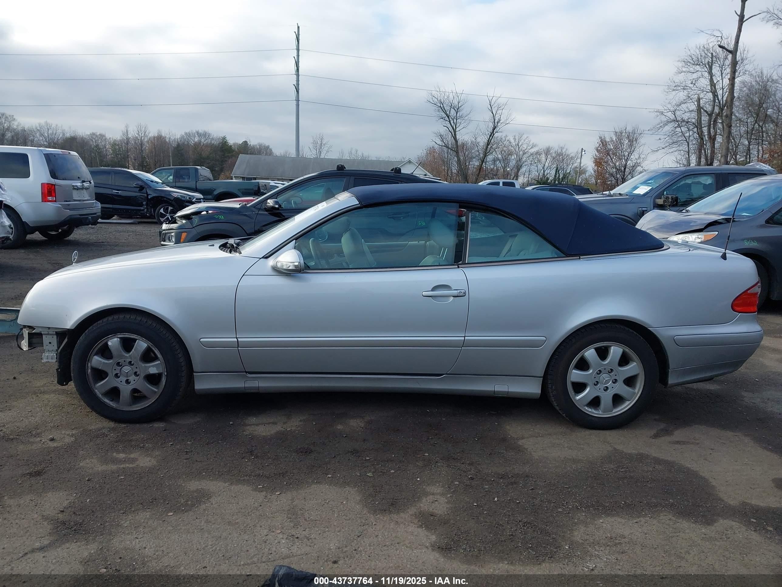 2000 Mercedes-benz Clk 320   Silver vin: WDBLK65G6YT032251