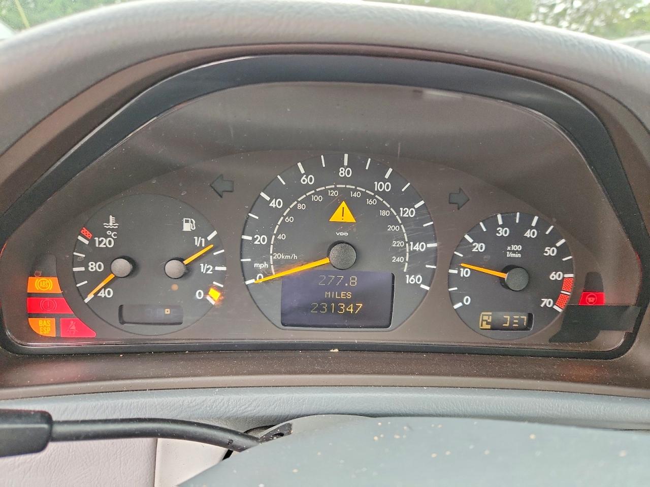 2000 Mercedes-benz Clk 320 Серебряный vin: WDBLK65G6YT039491