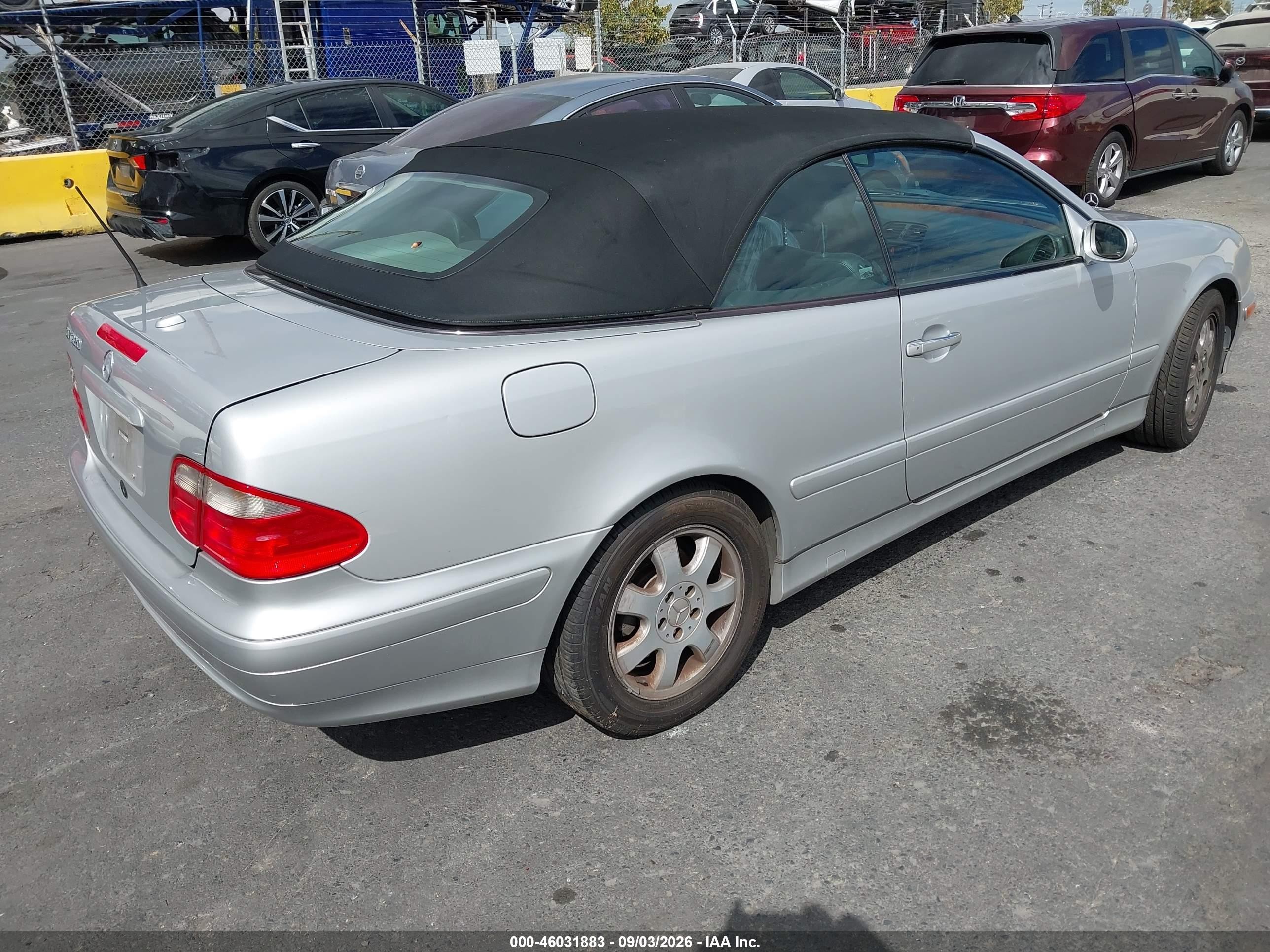 2002 Mercedes-benz Clk 320   Silver vin: WDBLK65G72T113069