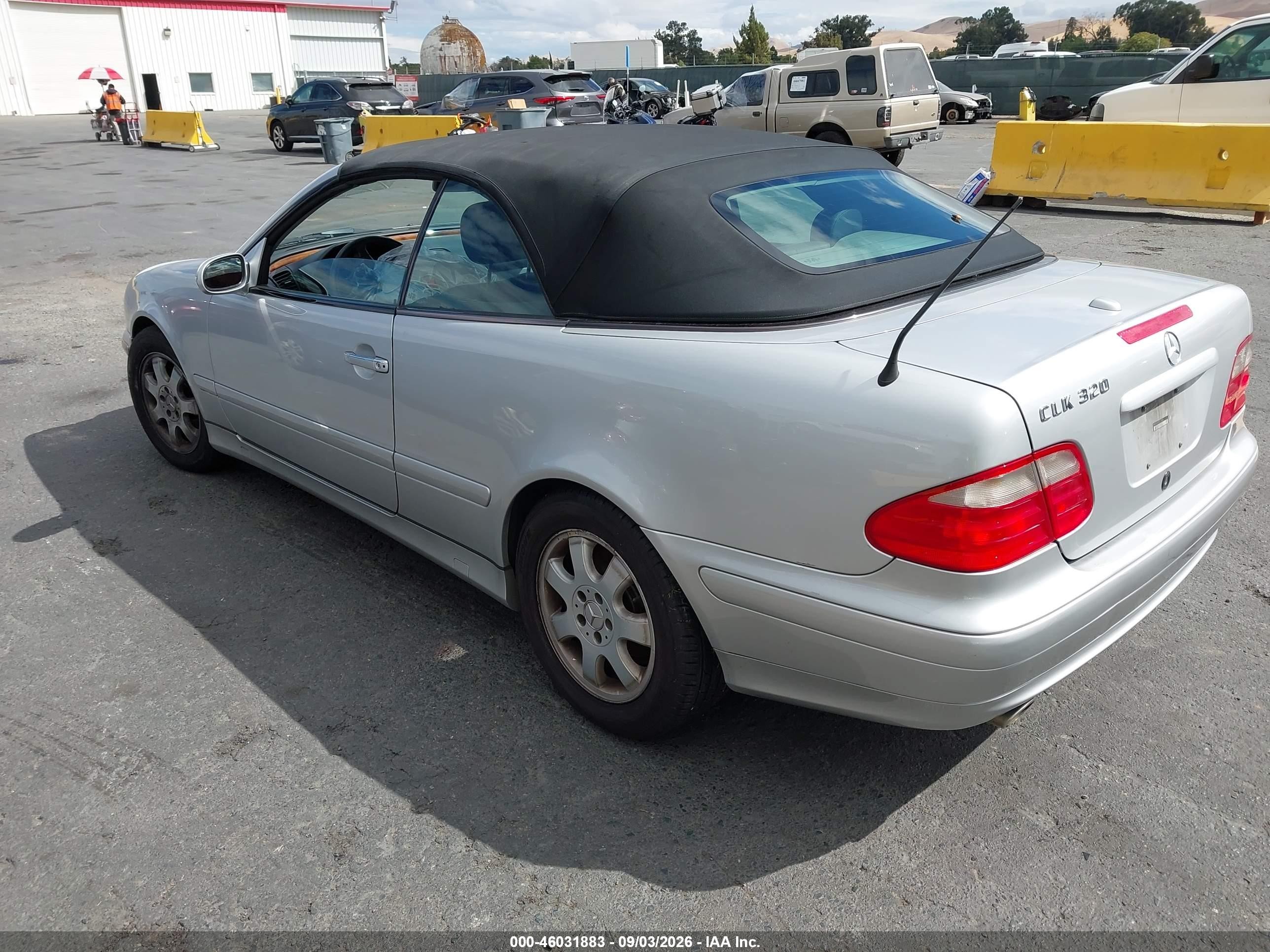 2002 Mercedes-benz Clk 320   Silver vin: WDBLK65G72T113069