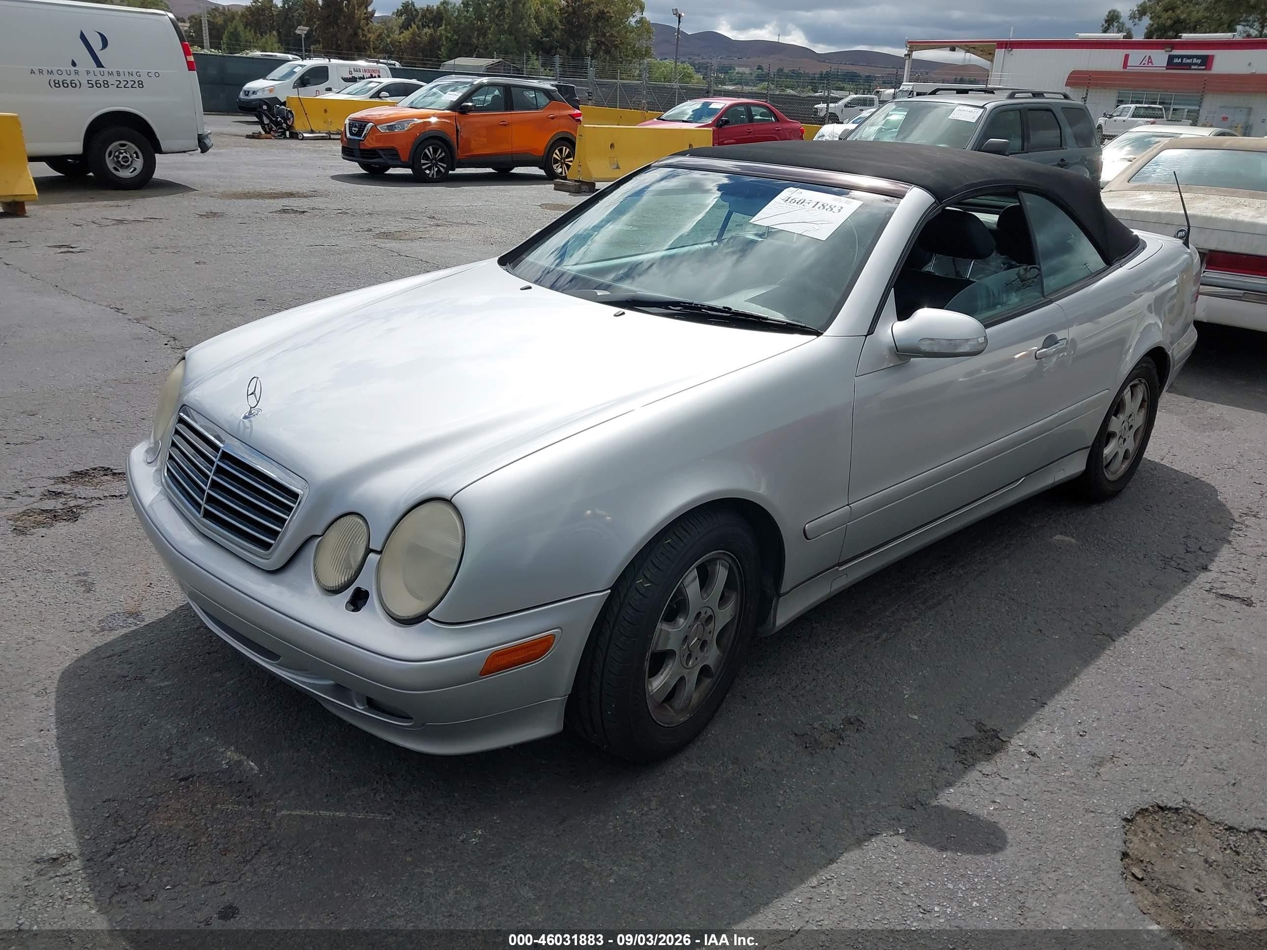 2002 Mercedes-benz Clk 320   Silver vin: WDBLK65G72T113069
