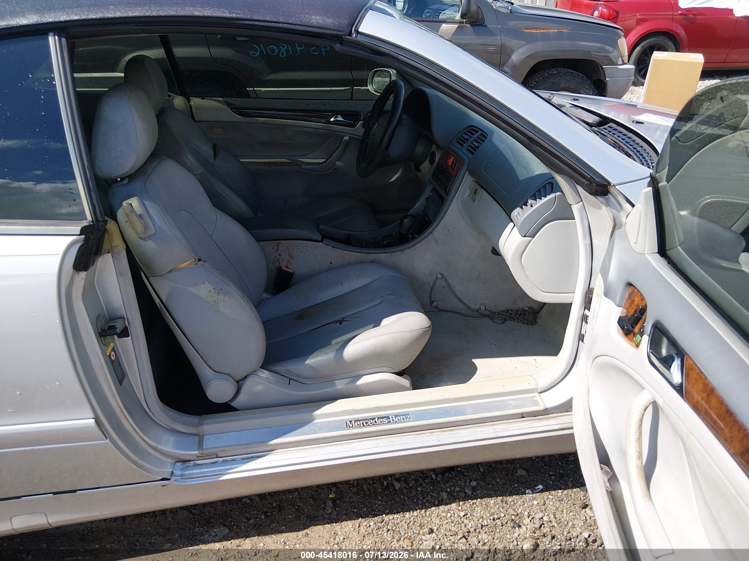 2002 Mercedes-benz Clk 320   Silver vin: WDBLK65G72T129062