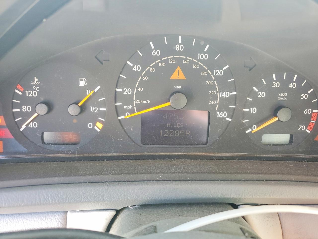 2003 Mercedes-benz Clk 320 Silver vin: WDBLK65G73T132951