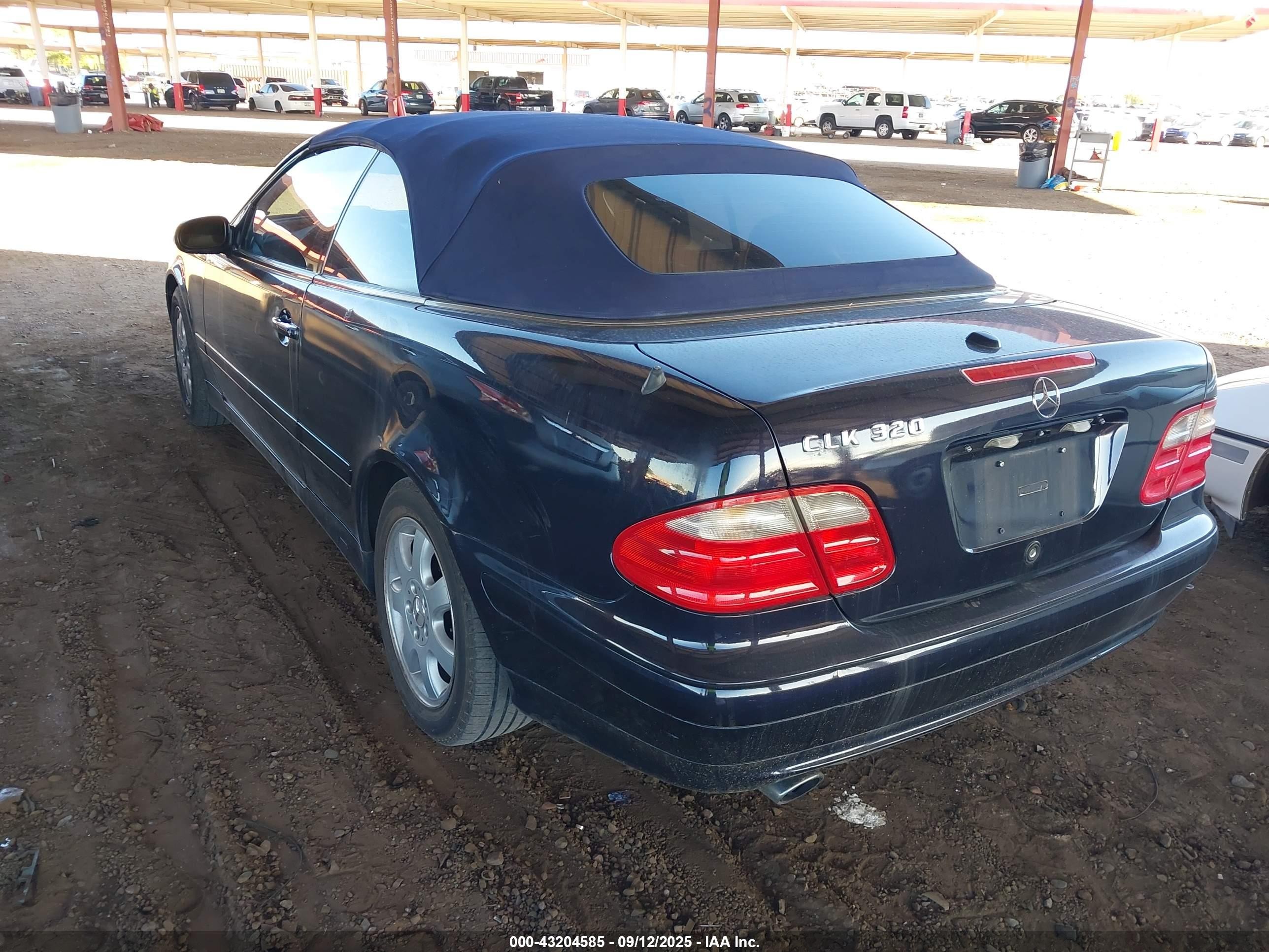 2002 Mercedes-benz Clk 320   Blue vin: WDBLK65G82T102601