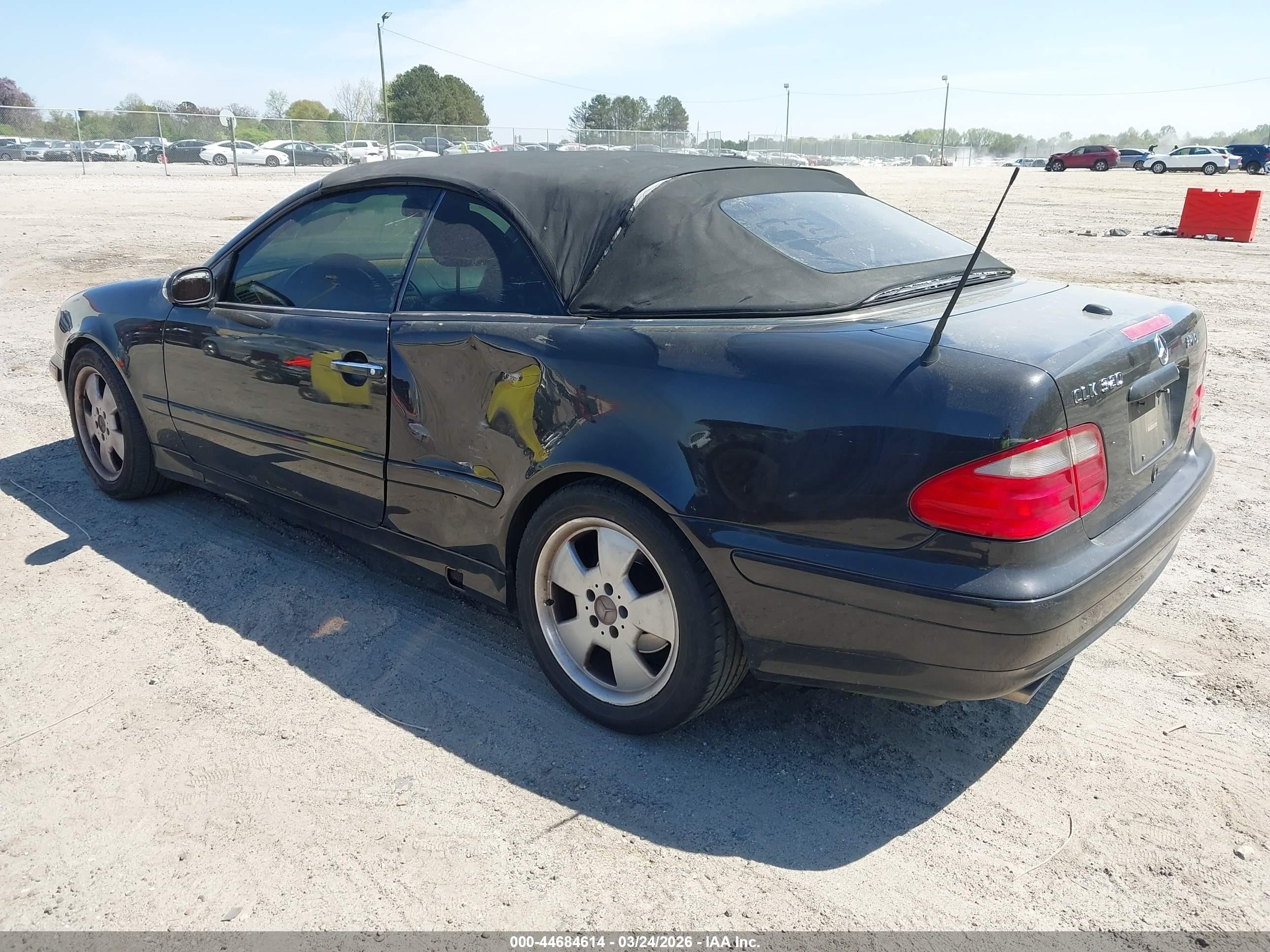 2002 Mercedes-benz Clk 320   Black vin: WDBLK65G82T105367