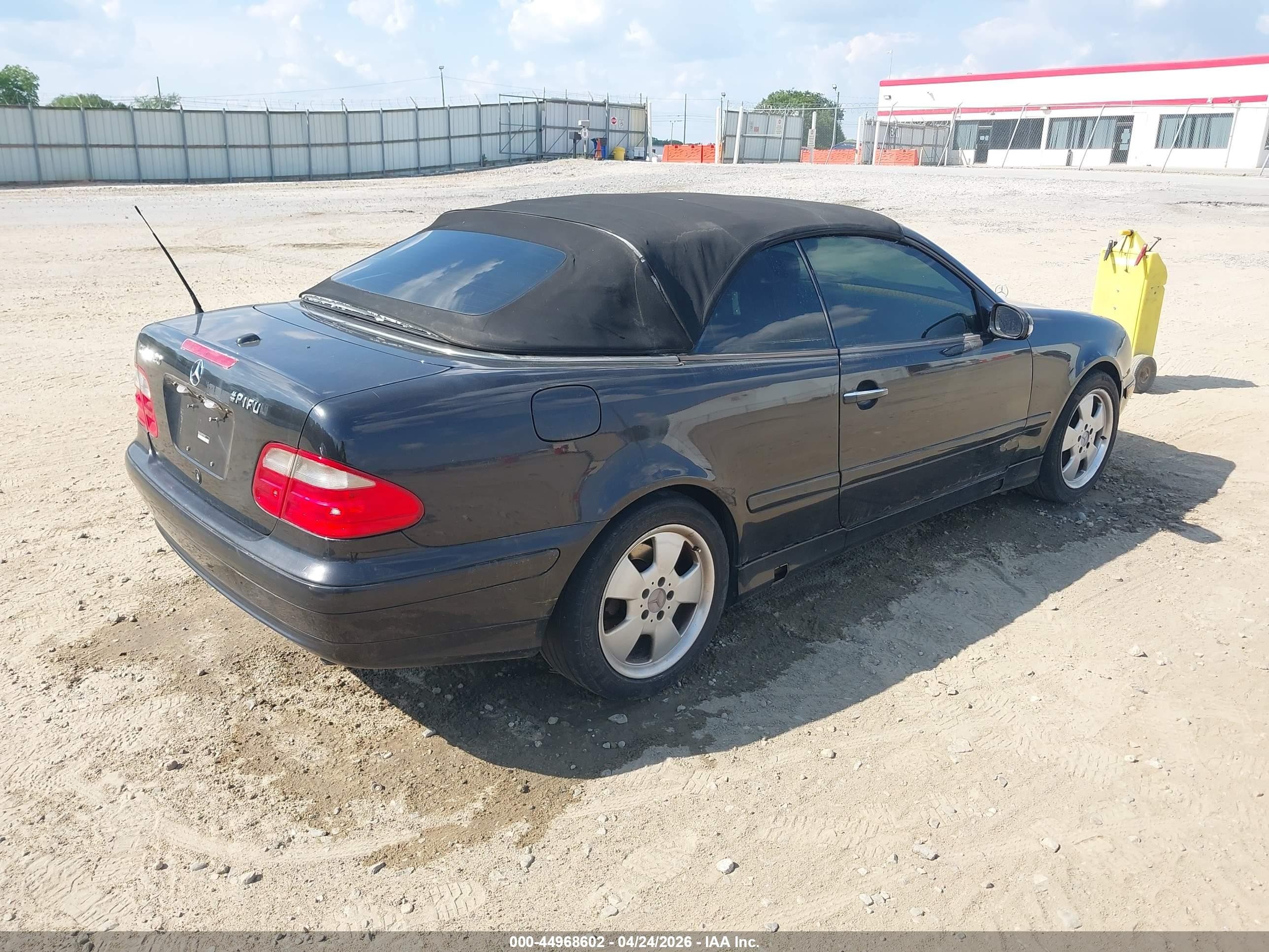 2002 Mercedes-benz Clk 320   Black vin: WDBLK65G82T105367