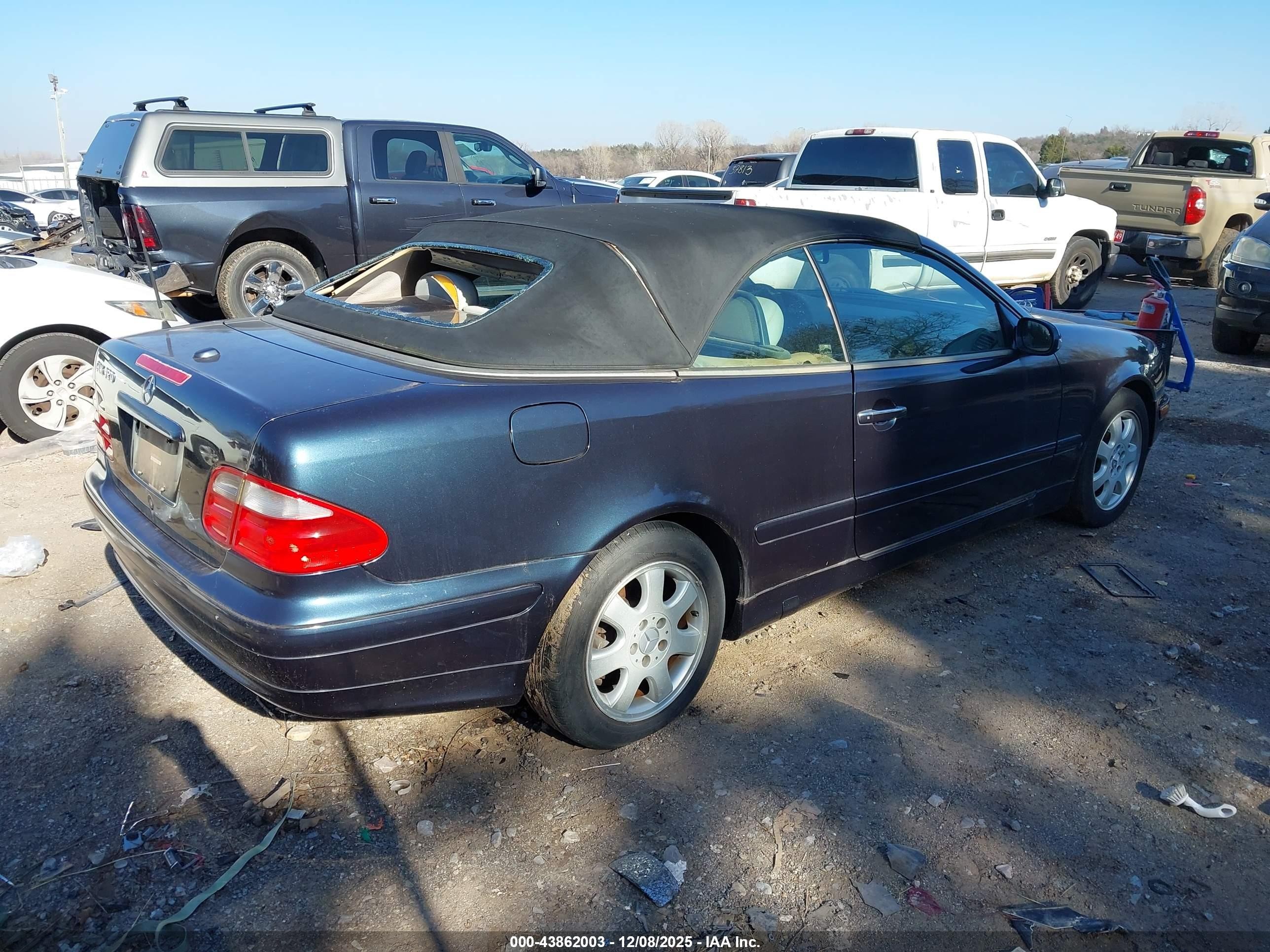 2002 Mercedes-benz Clk 320   Black vin: WDBLK65G82T114361