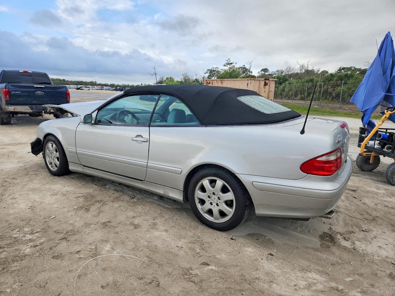2002 Mercedes-benz Clk 320 Silver vin: WDBLK65G82T114439