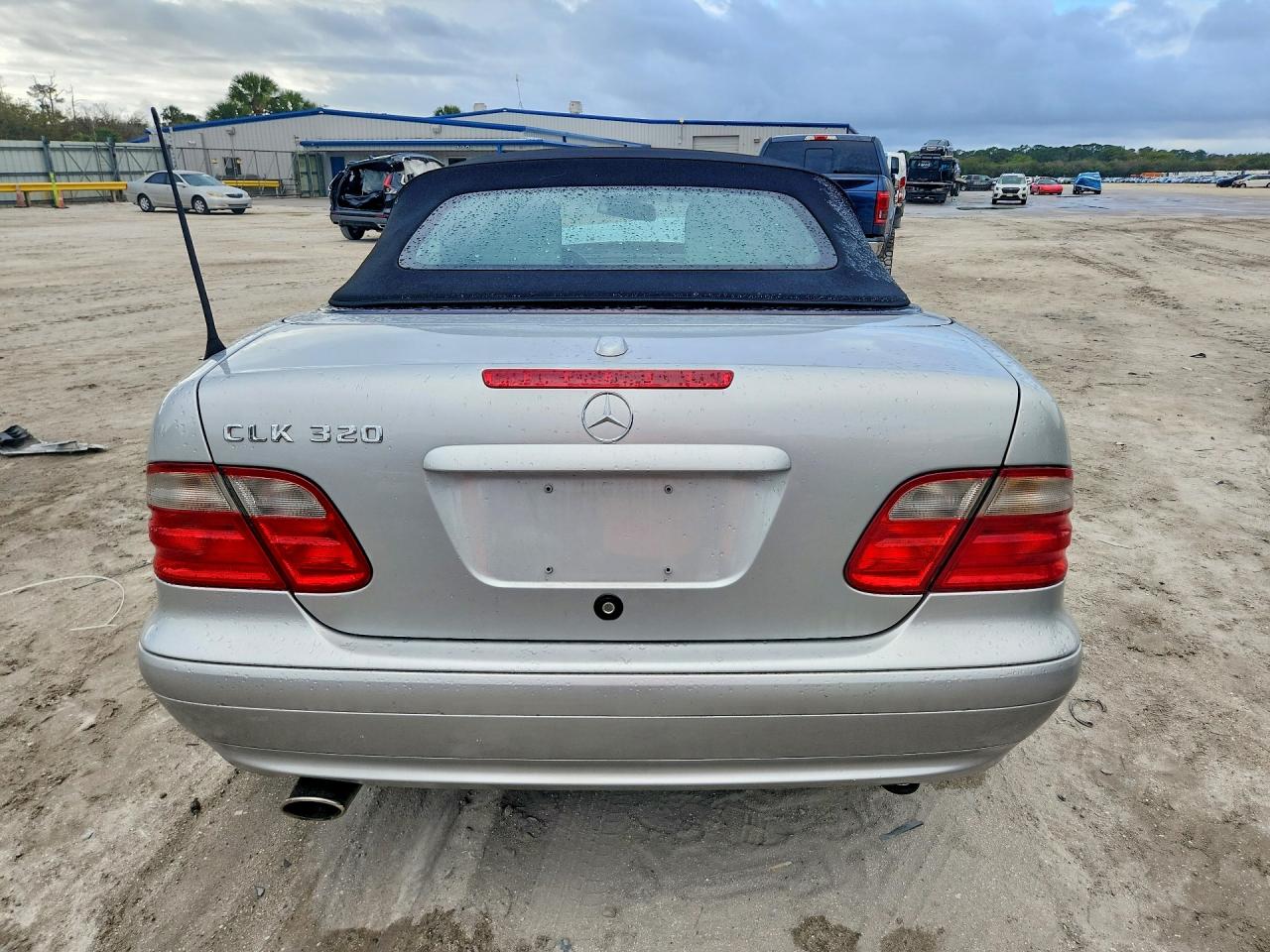 2002 Mercedes-benz Clk 320 Silver vin: WDBLK65G82T114439
