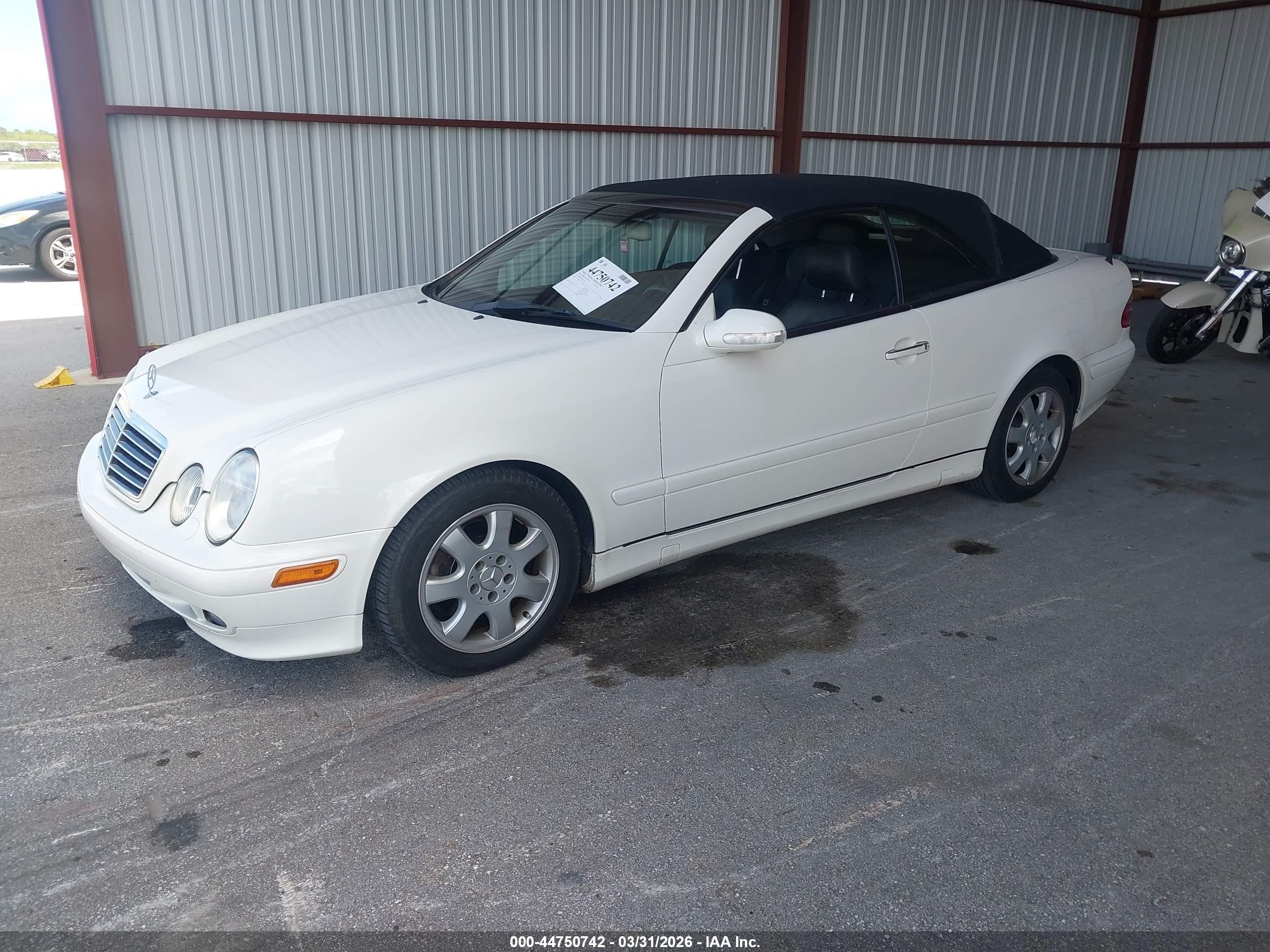 2003 Mercedes-benz Clk 320   White vin: WDBLK65G83T135292