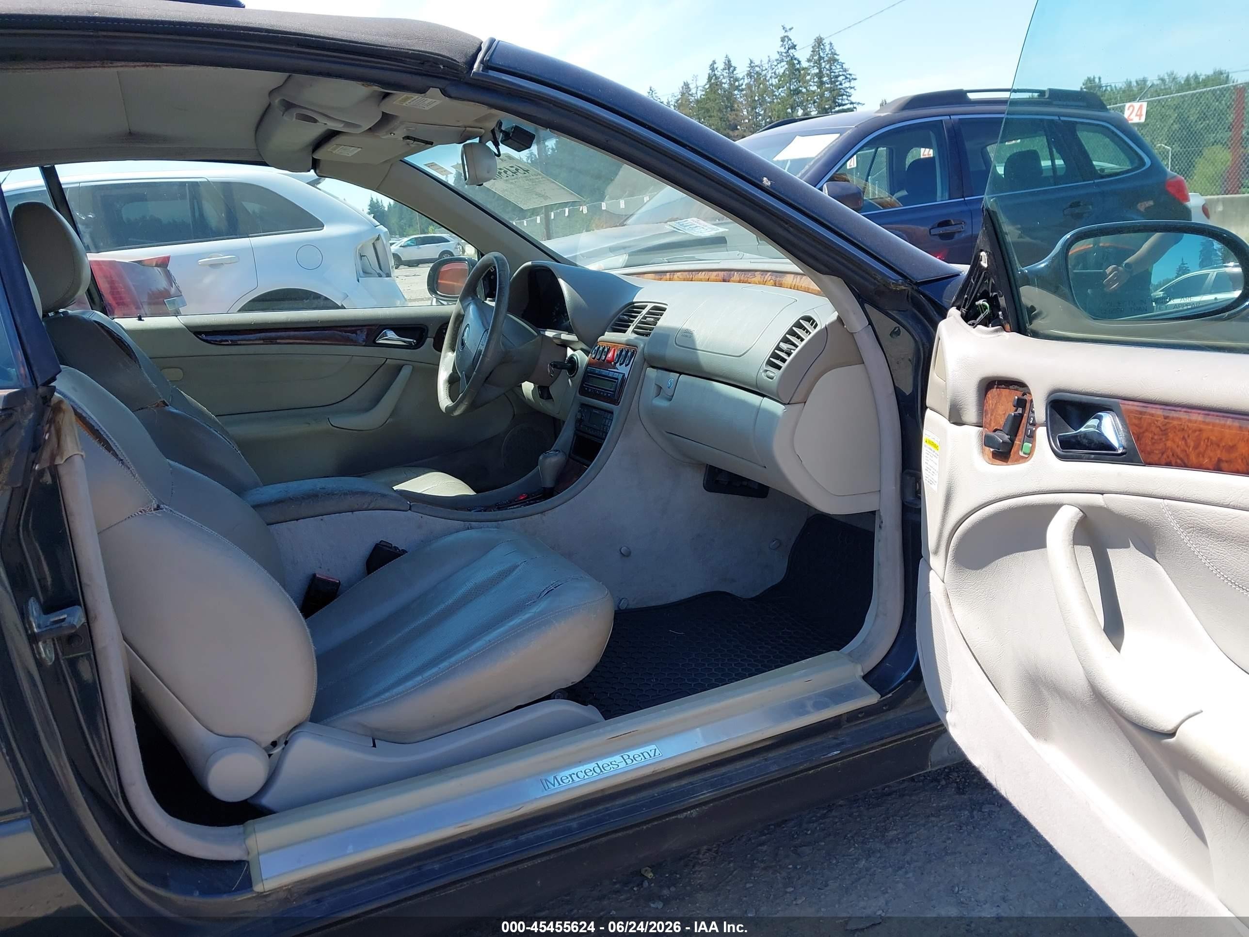 1999 Mercedes-benz Clk 320   Blue vin: WDBLK65G8XT007088