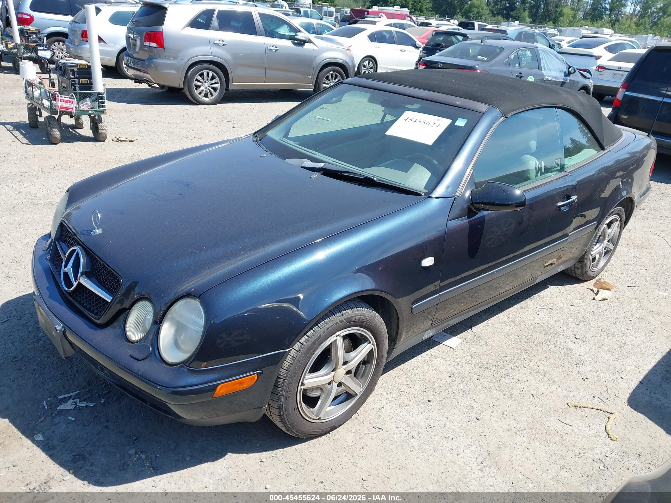1999 Mercedes-benz Clk 320   Blue vin: WDBLK65G8XT007088