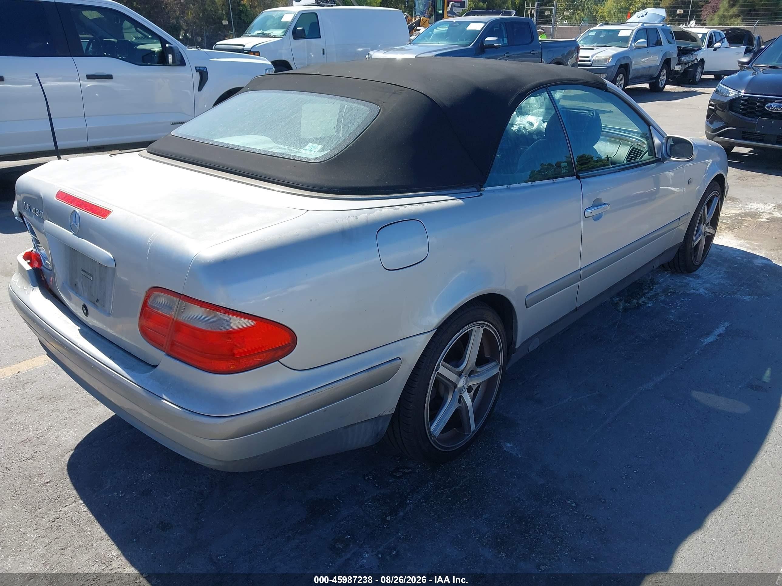 1999 Mercedes-benz Clk 320   Silver vin: WDBLK65G8XT011402