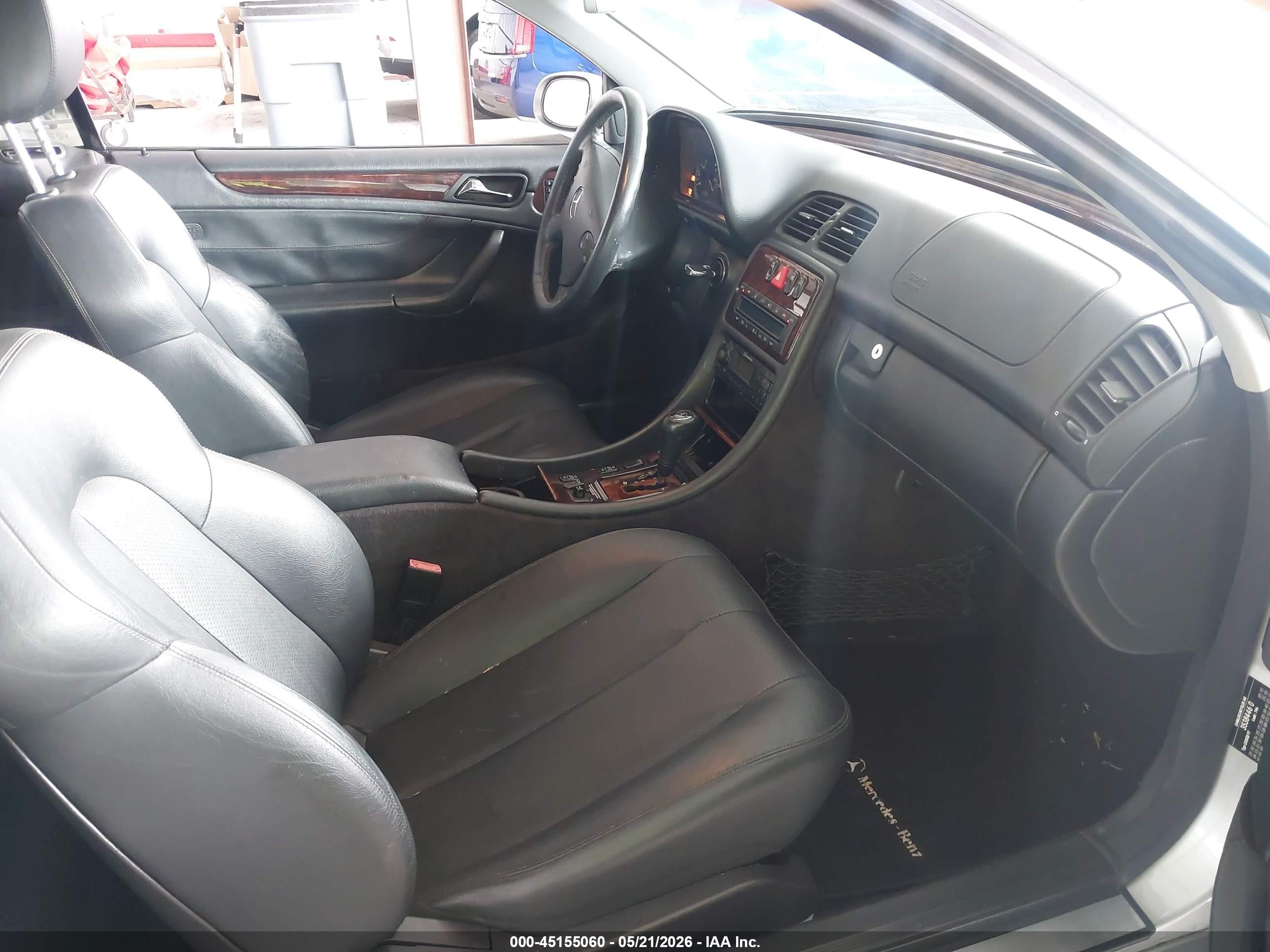 2000 Mercedes-benz Clk 320   Серебряный vin: WDBLK65G8YT038584