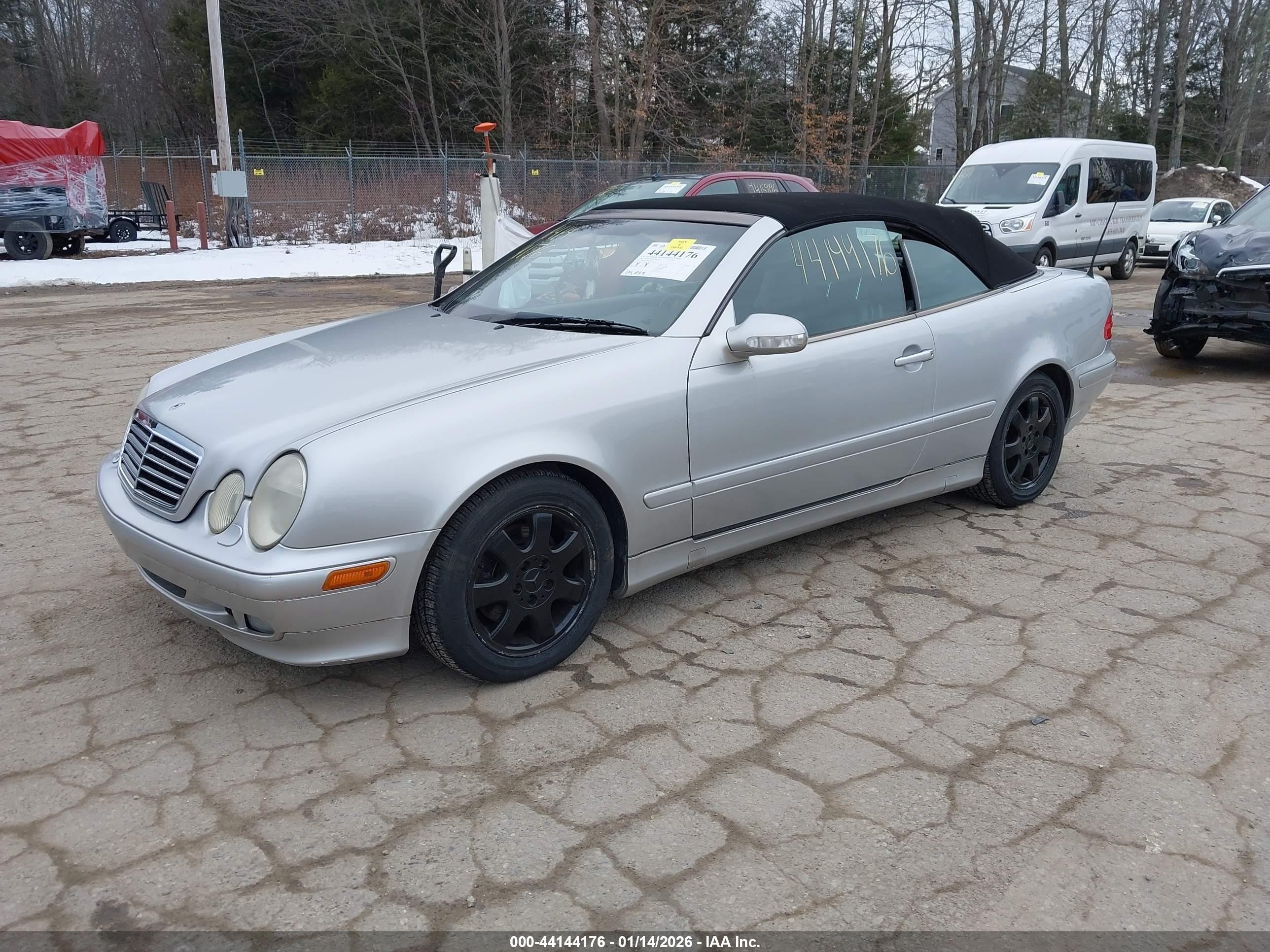 2002 Mercedes-benz Clk 320   Silver vin: WDBLK65G92T114434