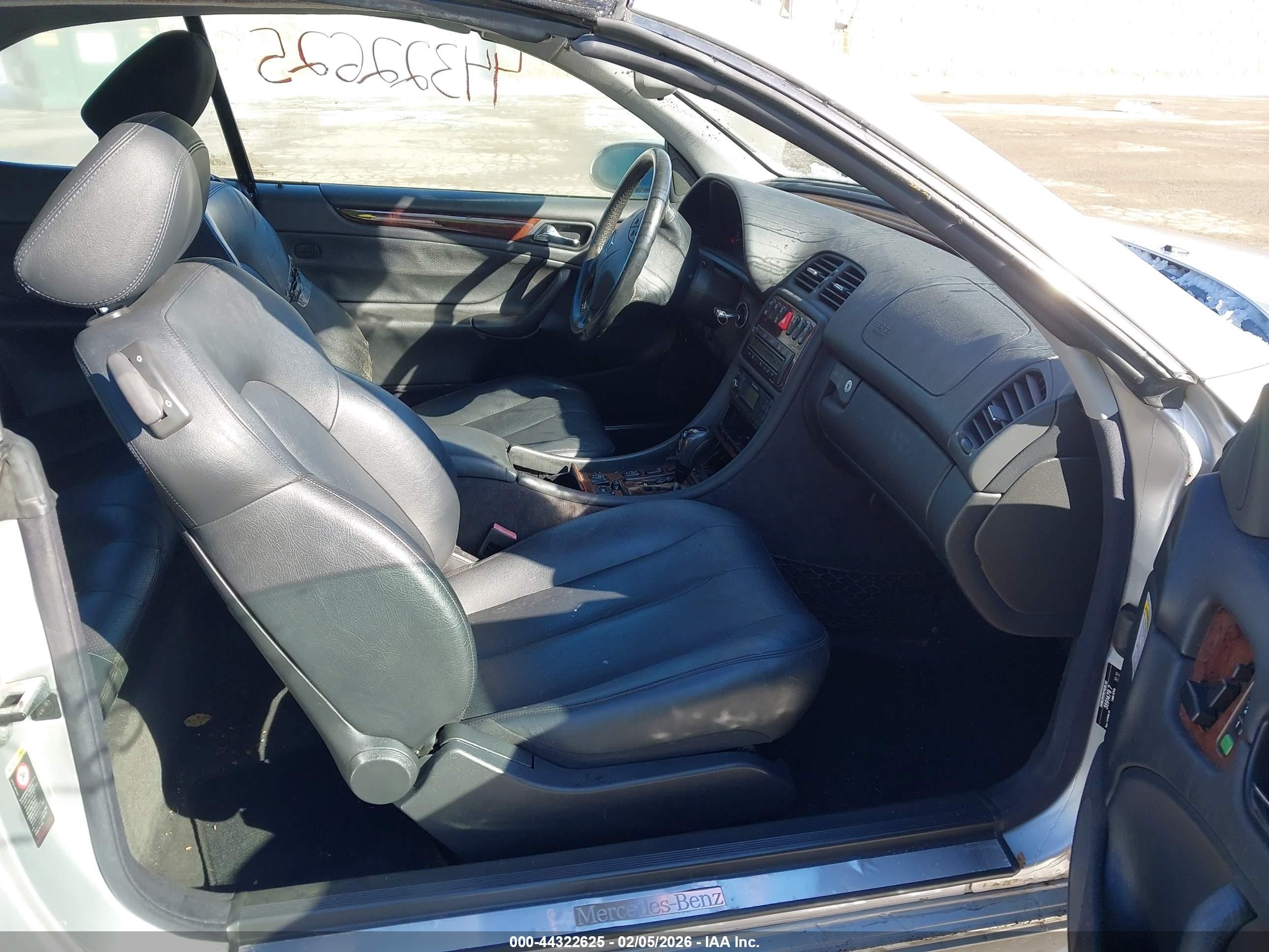 2002 Mercedes-benz Clk 320   Silver vin: WDBLK65G92T114434