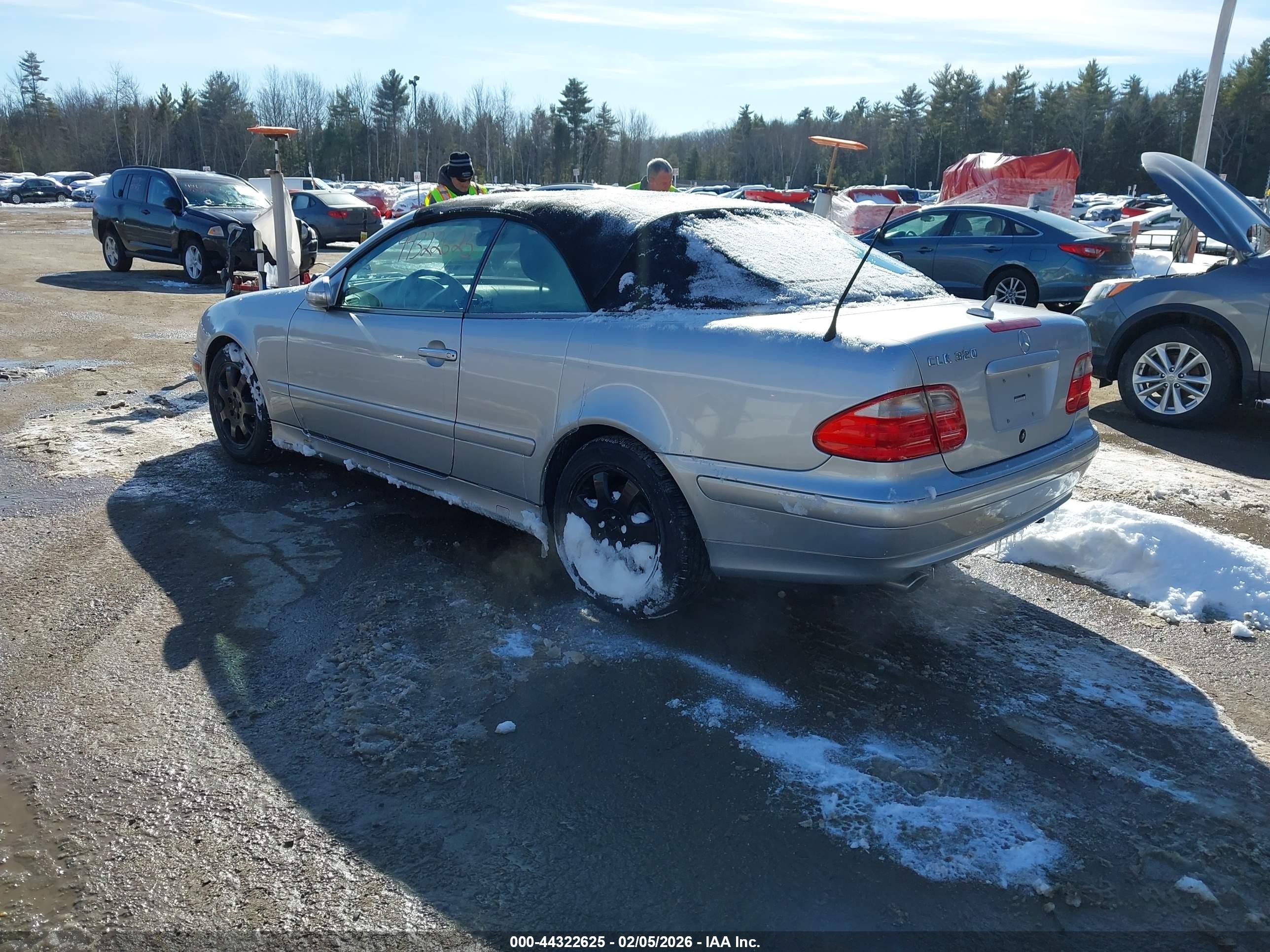 2002 Mercedes-benz Clk 320   Silver vin: WDBLK65G92T114434