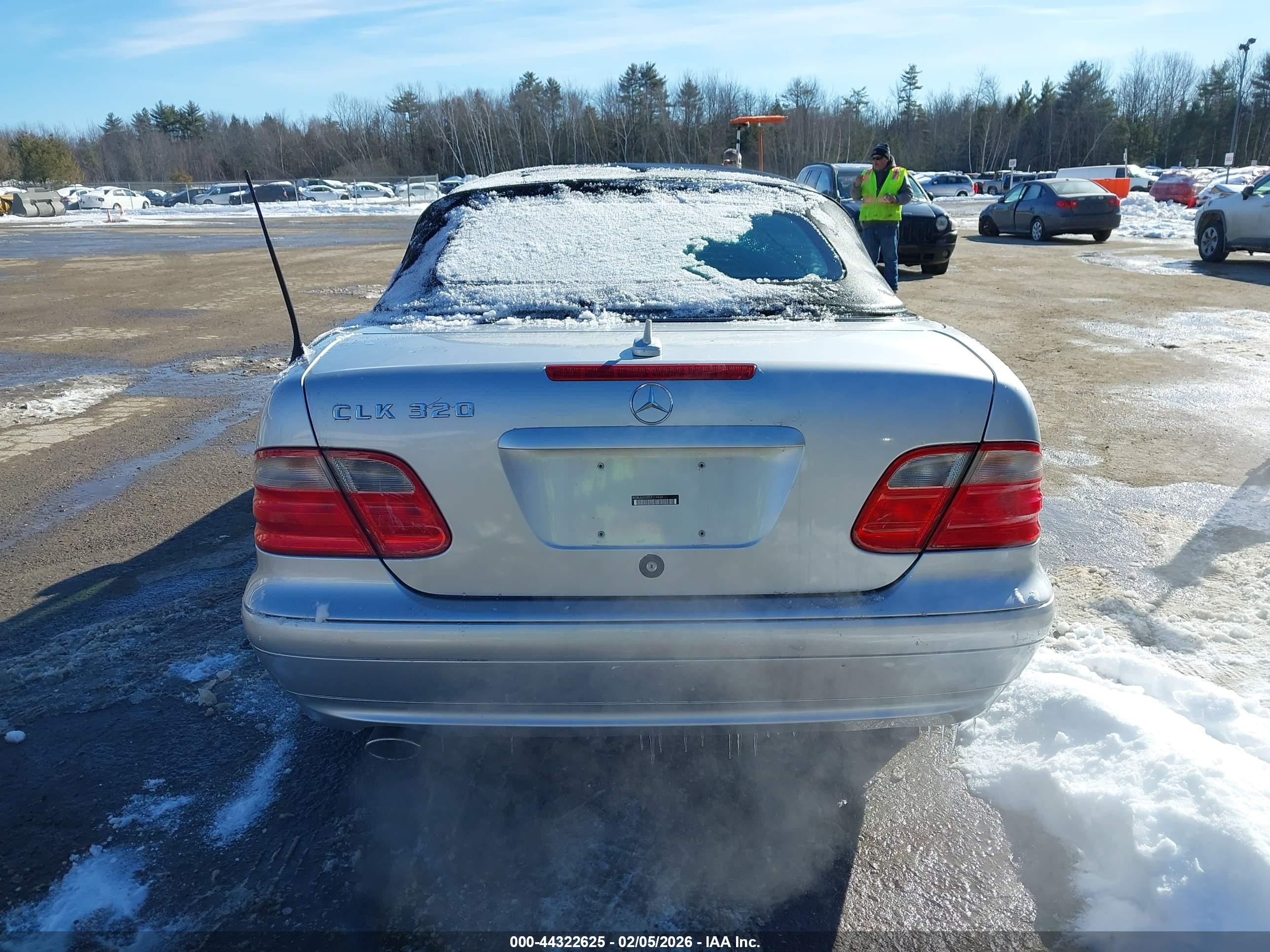 2002 Mercedes-benz Clk 320   Silver vin: WDBLK65G92T114434